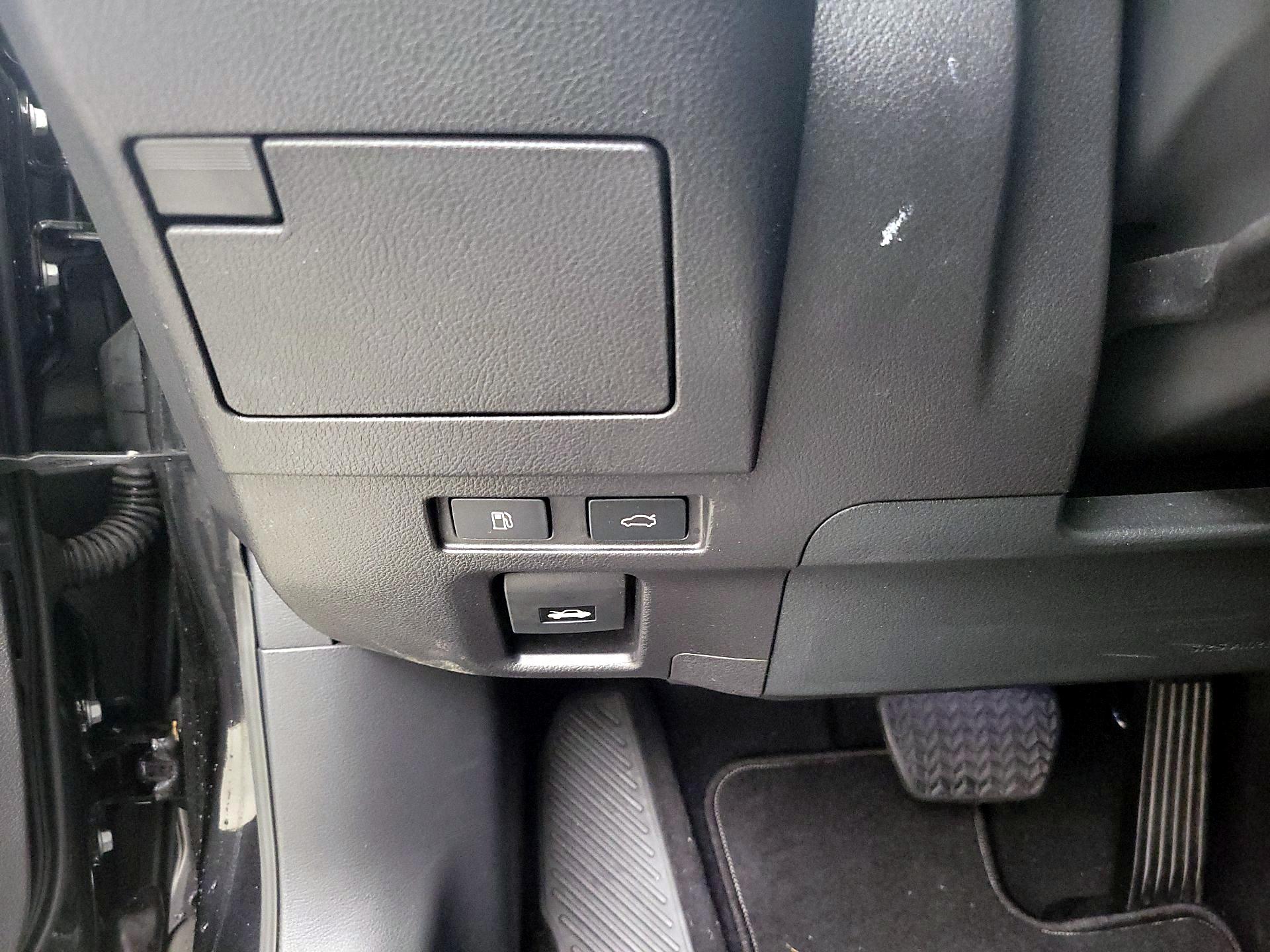 Thumbnail: 2025 Lexus ES - 13