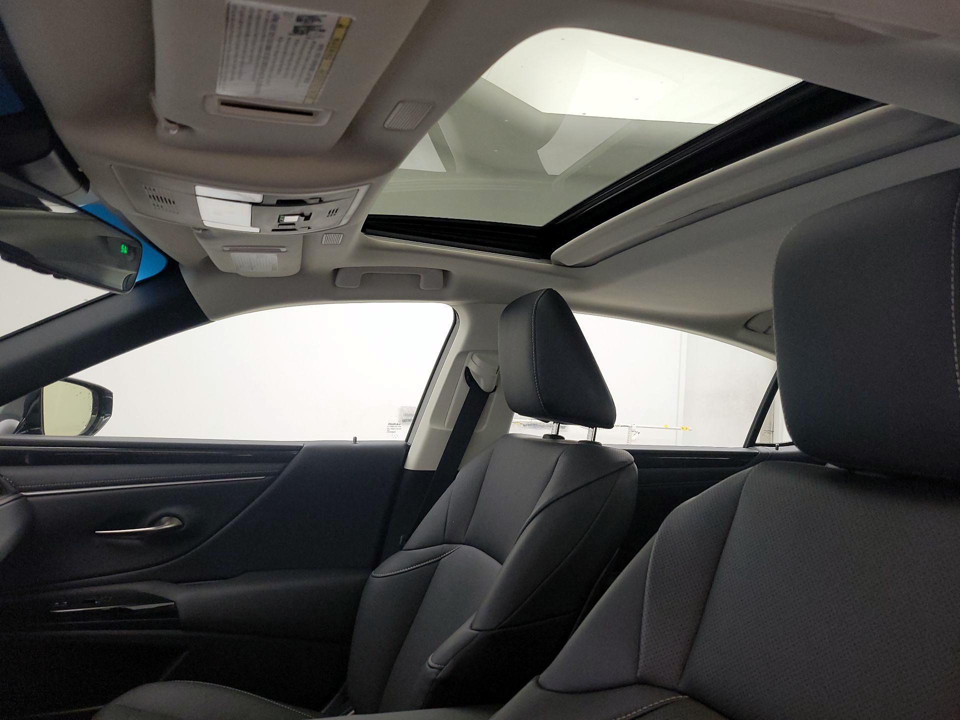 Thumbnail: 2025 Lexus ES - 19