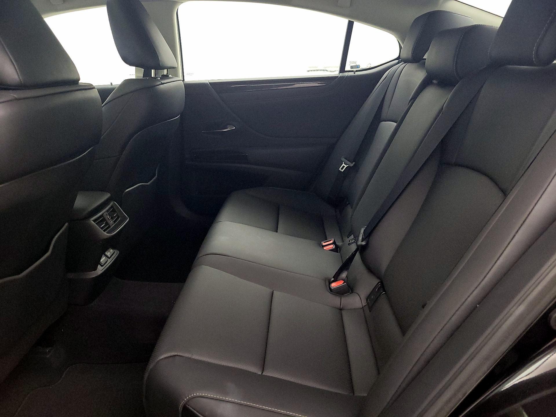 Thumbnail: 2025 Lexus ES - 20