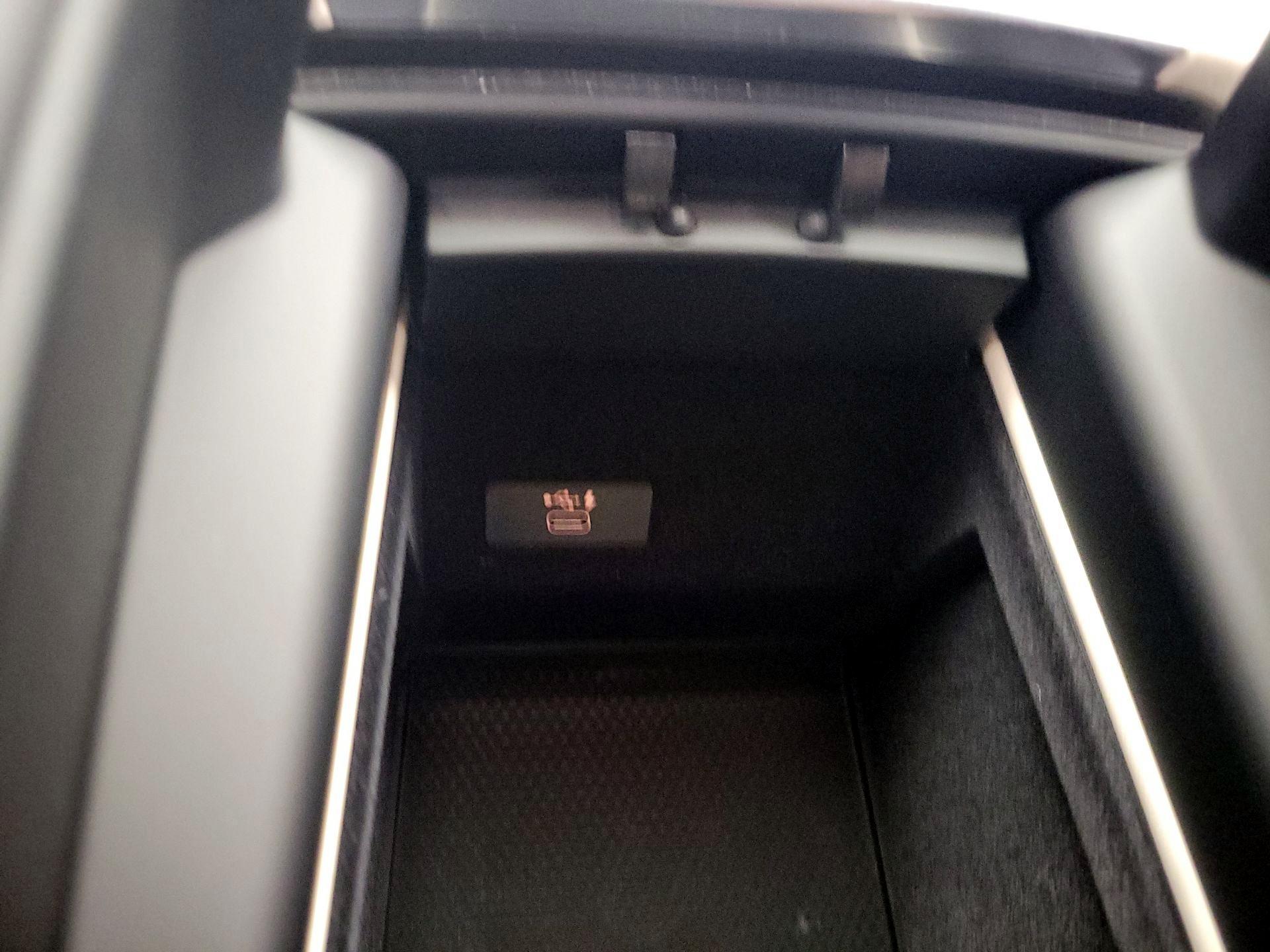 Thumbnail: 2021 BMW X7 - 18