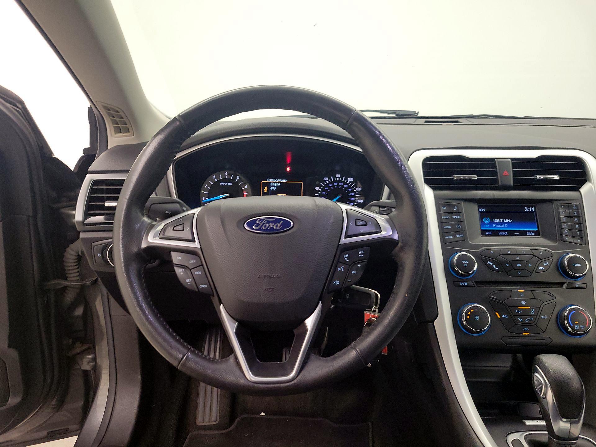 Thumbnail: 2016 Ford Fusion - 10