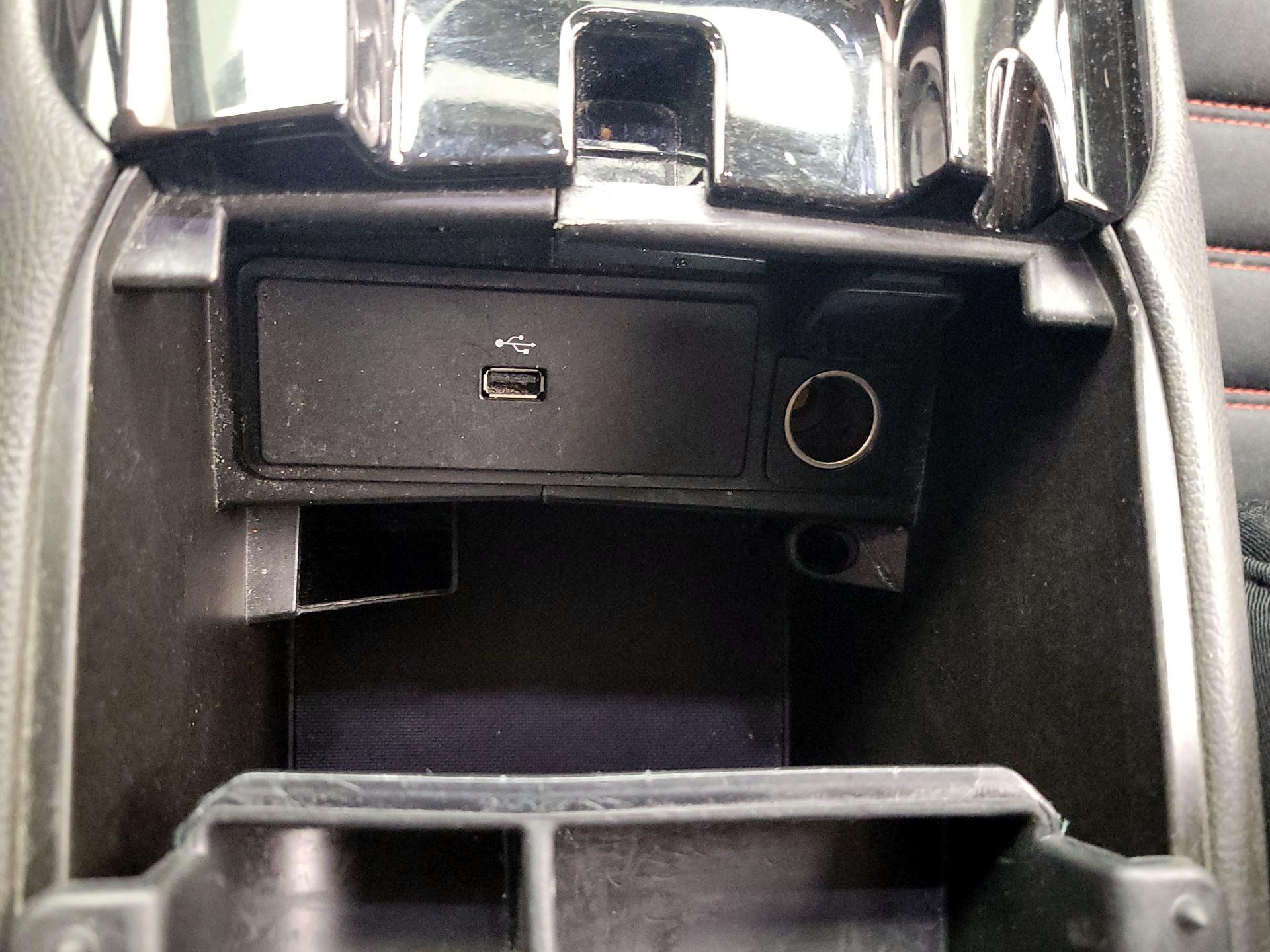 Thumbnail: 2016 Ford Fusion - 18