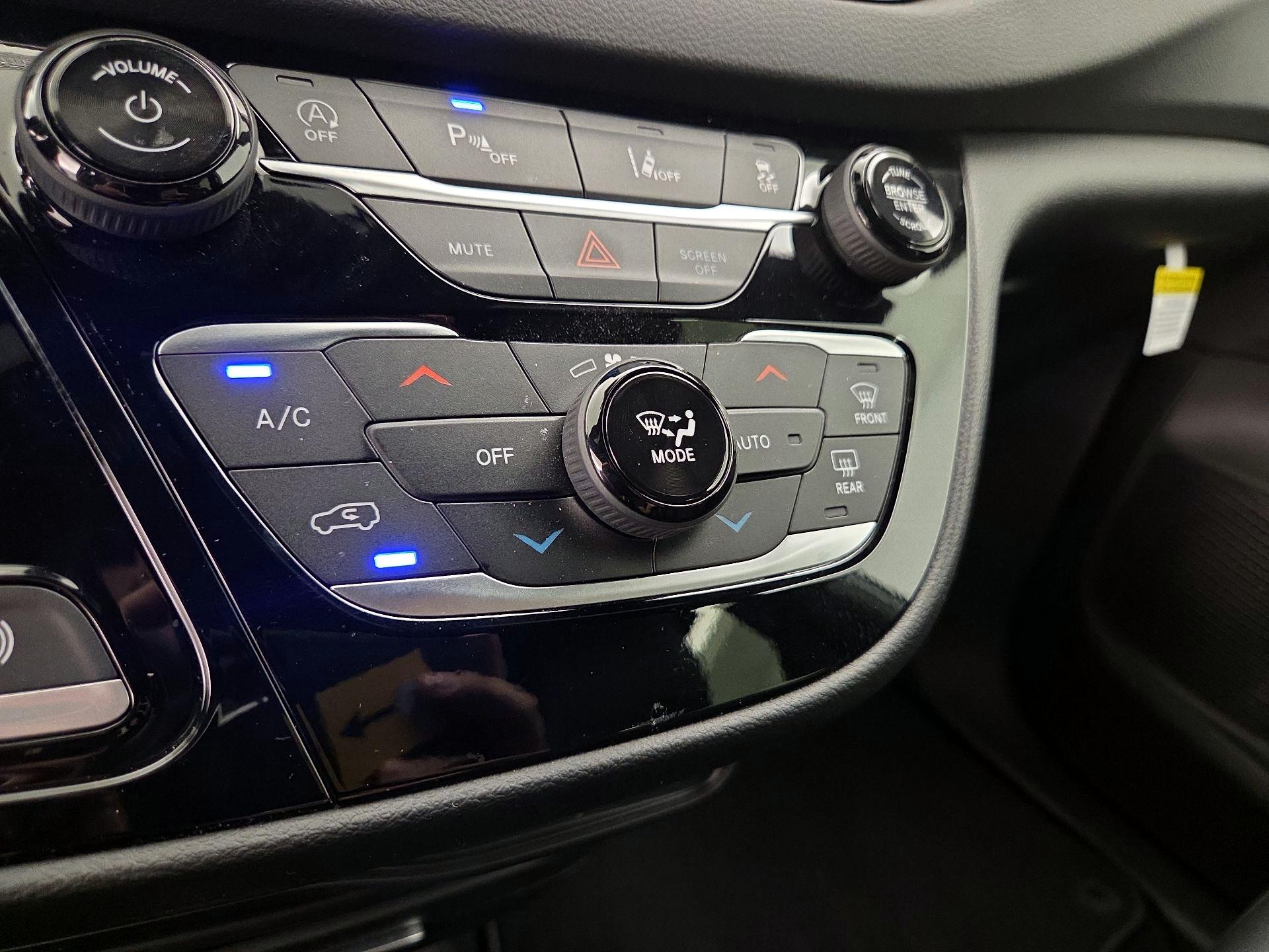 Thumbnail: 2026 Chrysler Pacifica - 16