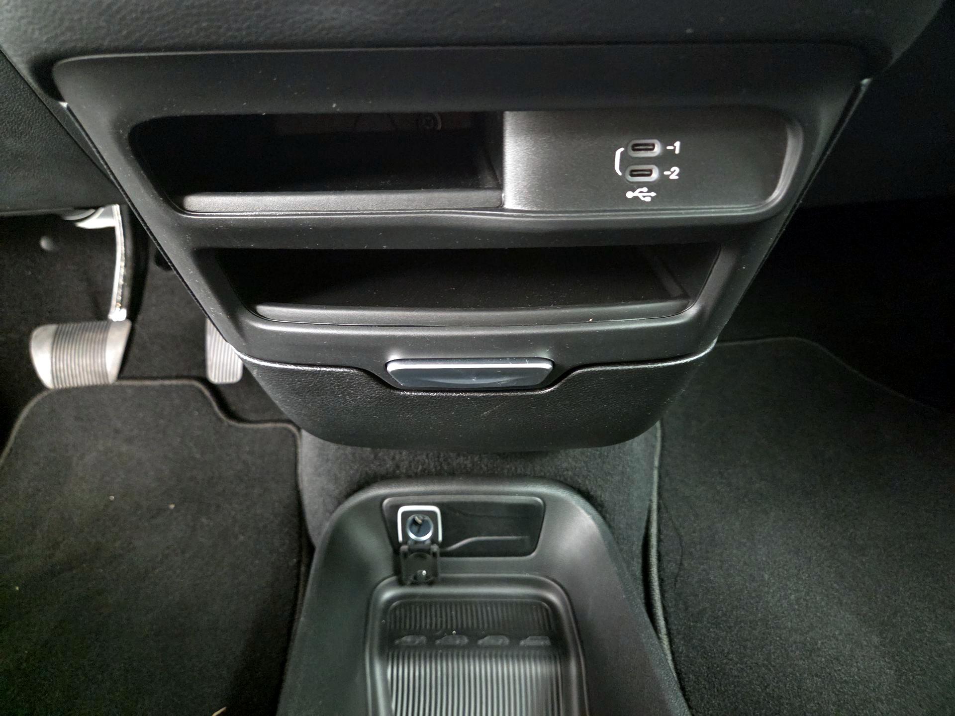 Thumbnail: 2026 Chrysler Pacifica - 18