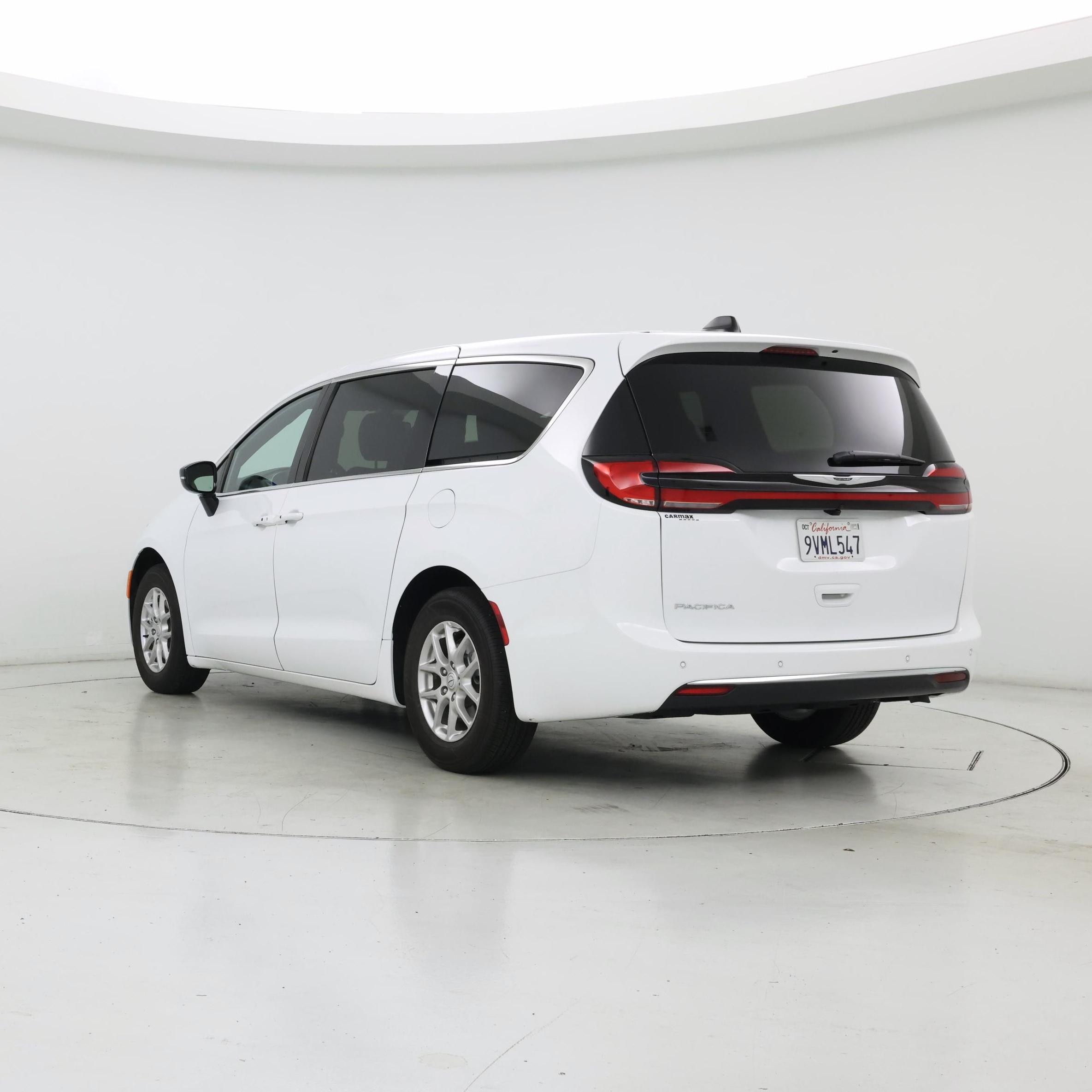 Thumbnail: 2026 Chrysler Pacifica - 2