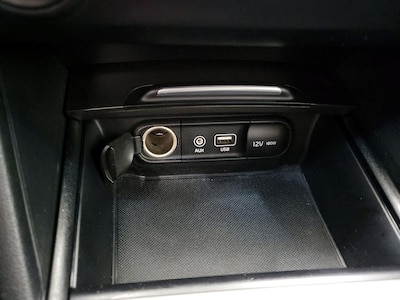USB/AUX Ports