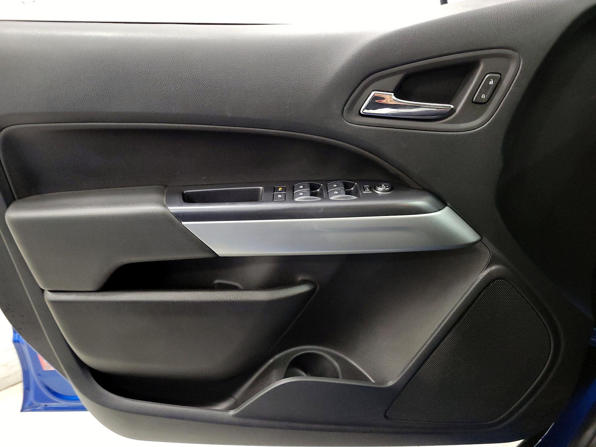 Thumbnail: 2022 Chevrolet Colorado - 12