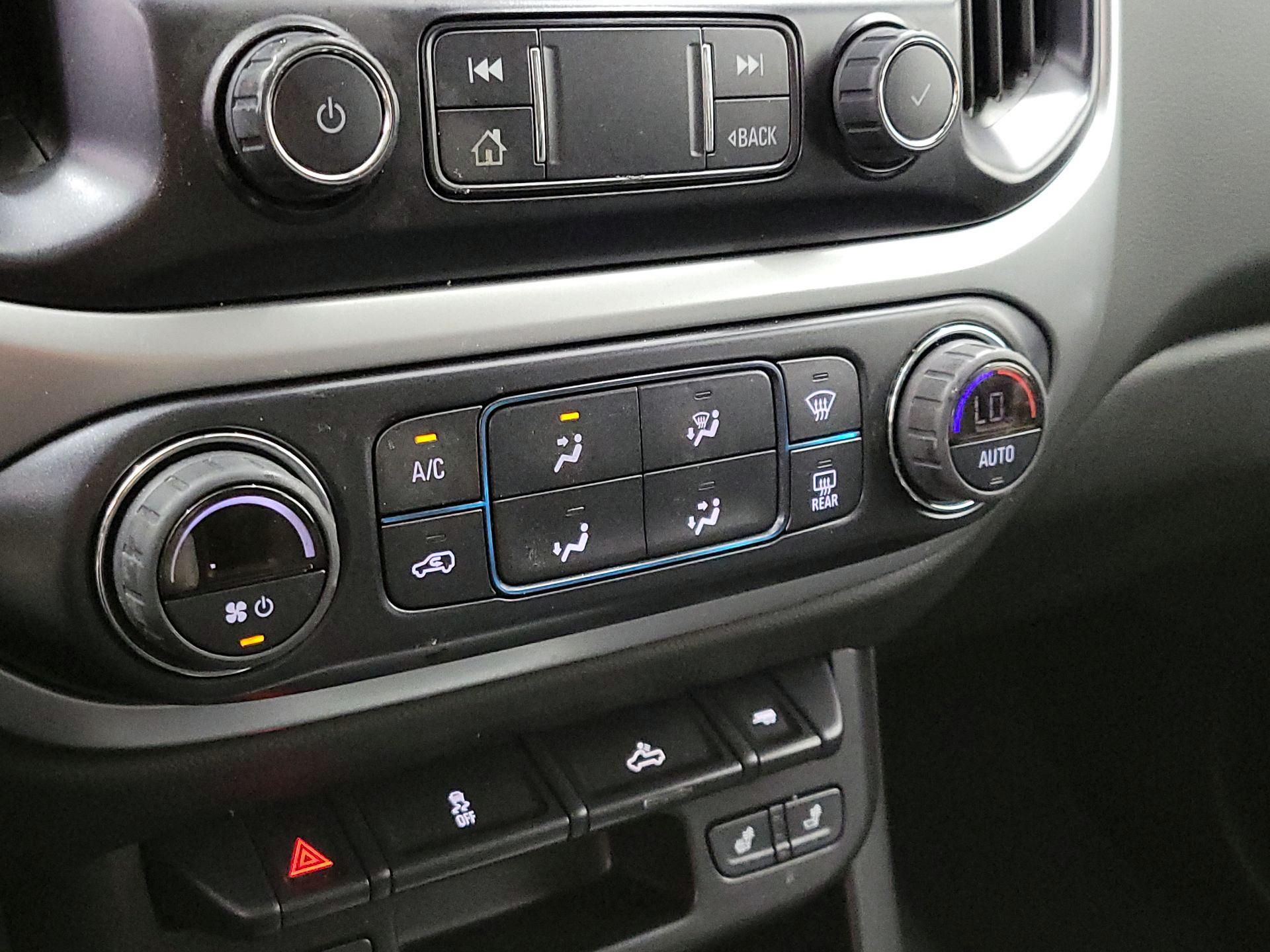 Thumbnail: 2022 Chevrolet Colorado - 16