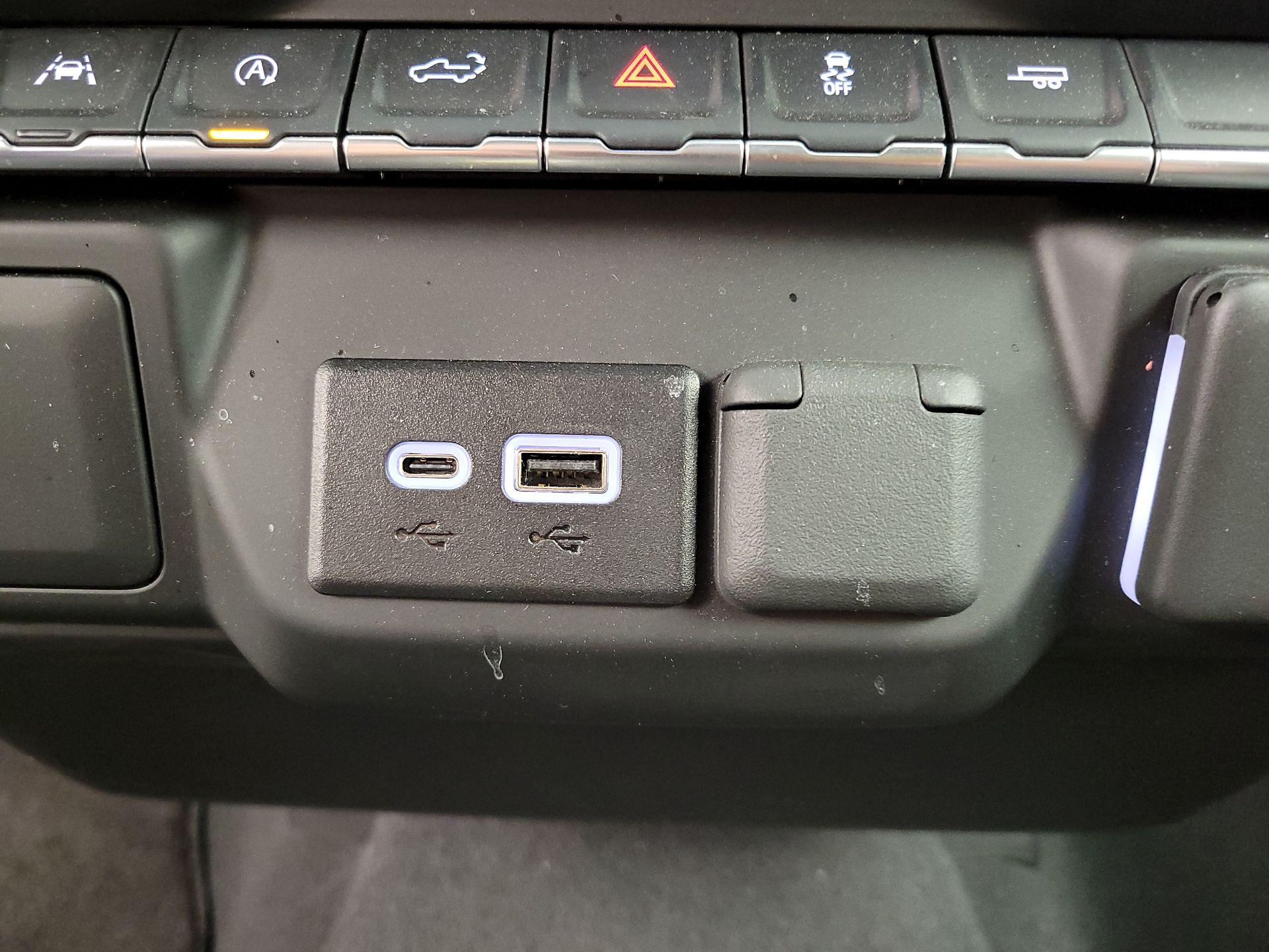 Thumbnail: 2025 Chevrolet Silverado 1500 - 18