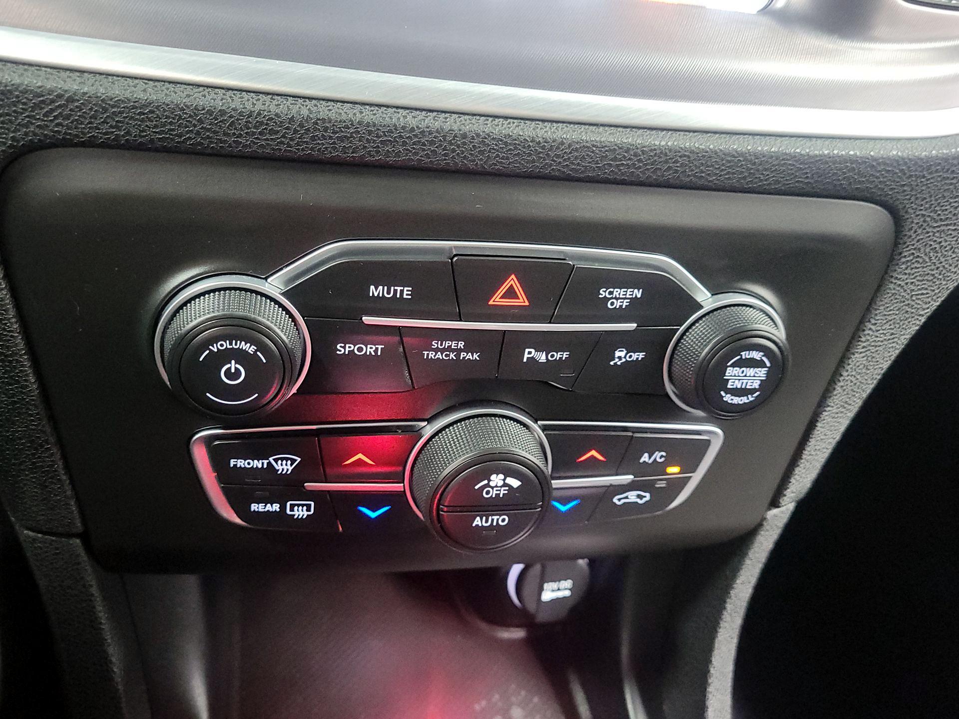 Thumbnail: 2022 Dodge Charger - 15