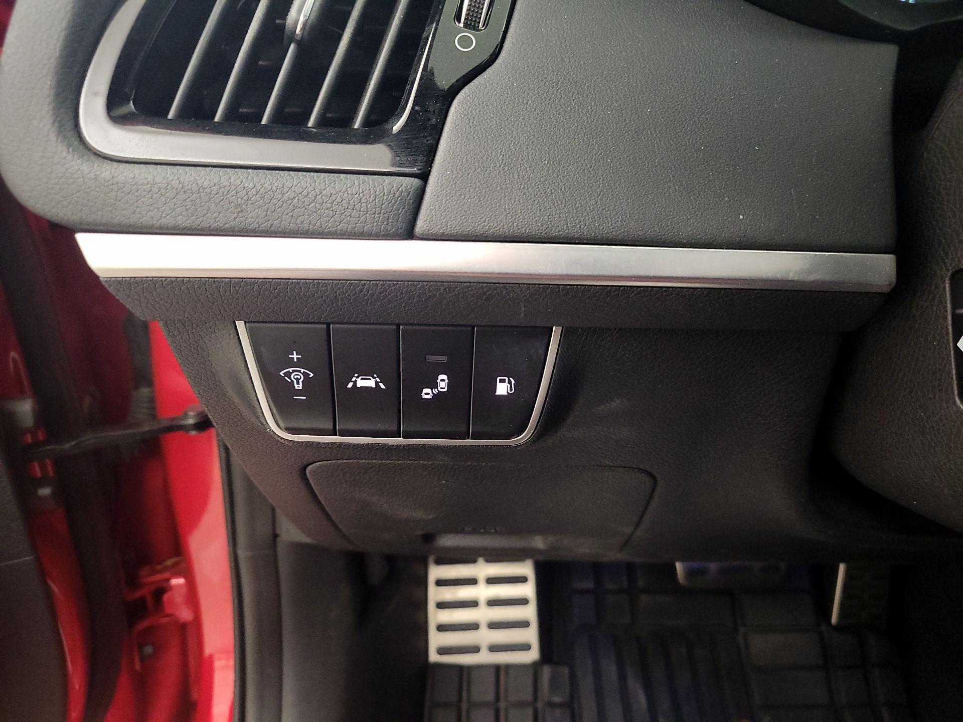 Thumbnail: 2018 Kia Stinger - 13