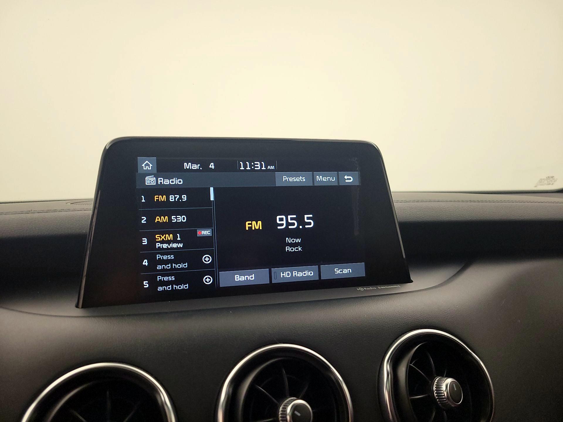 Thumbnail: 2018 Kia Stinger - 16