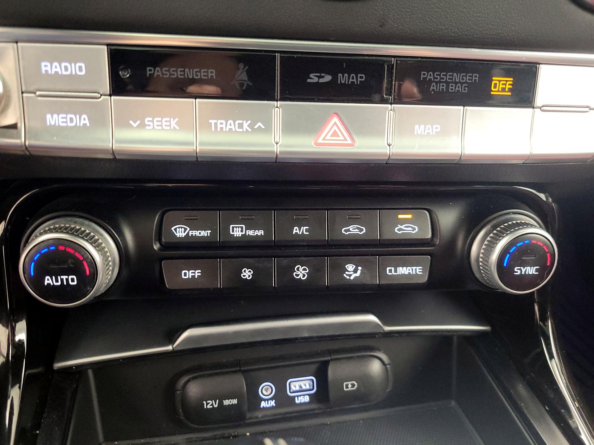 Thumbnail: 2018 Kia Stinger - 17