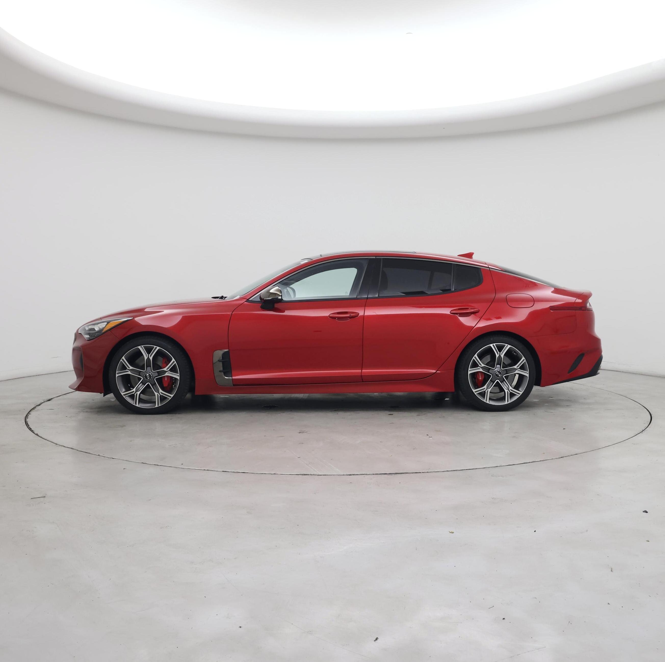 Thumbnail: 2018 Kia Stinger - 3