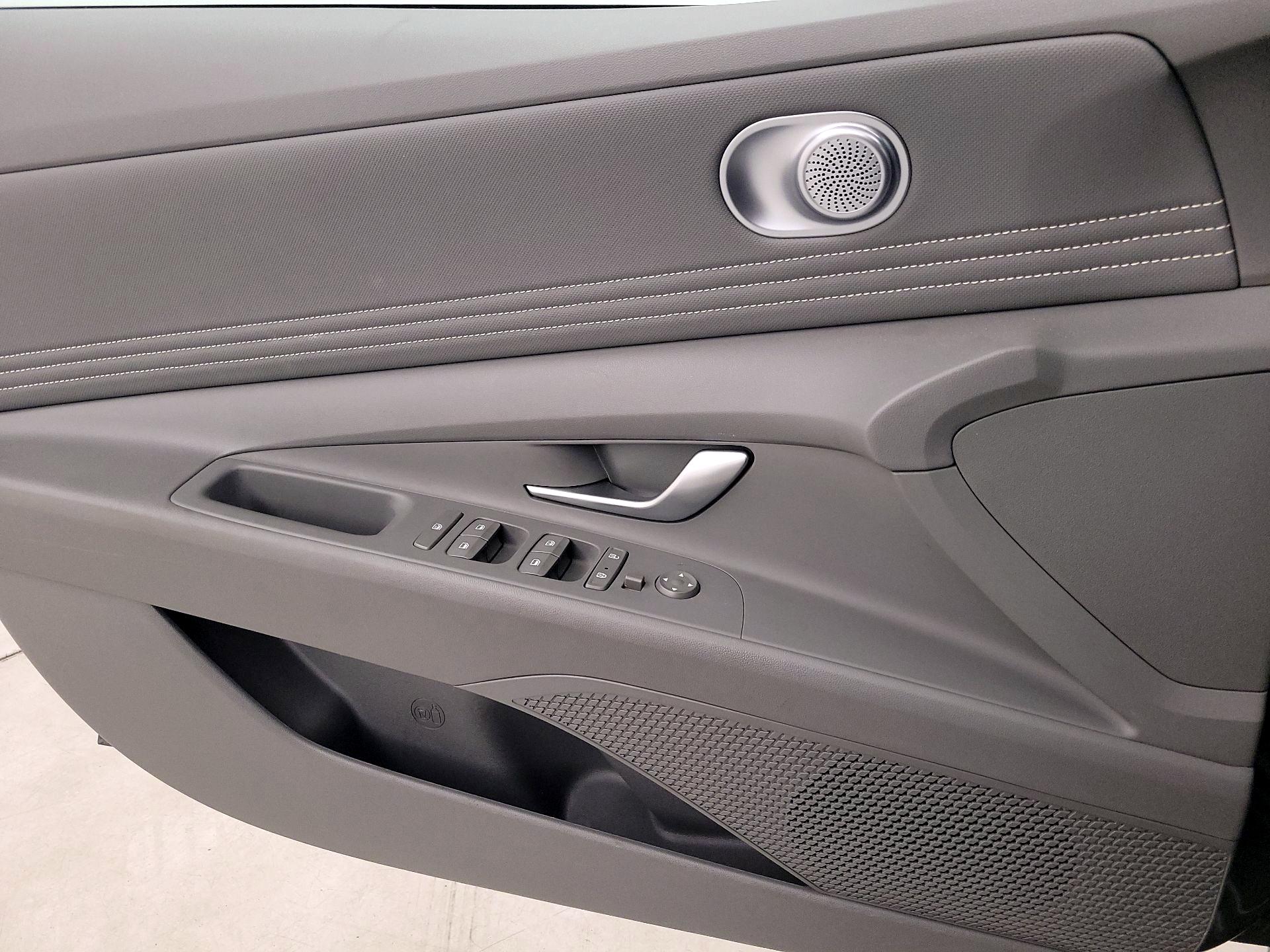 Thumbnail: 2023 Hyundai Elantra - 12