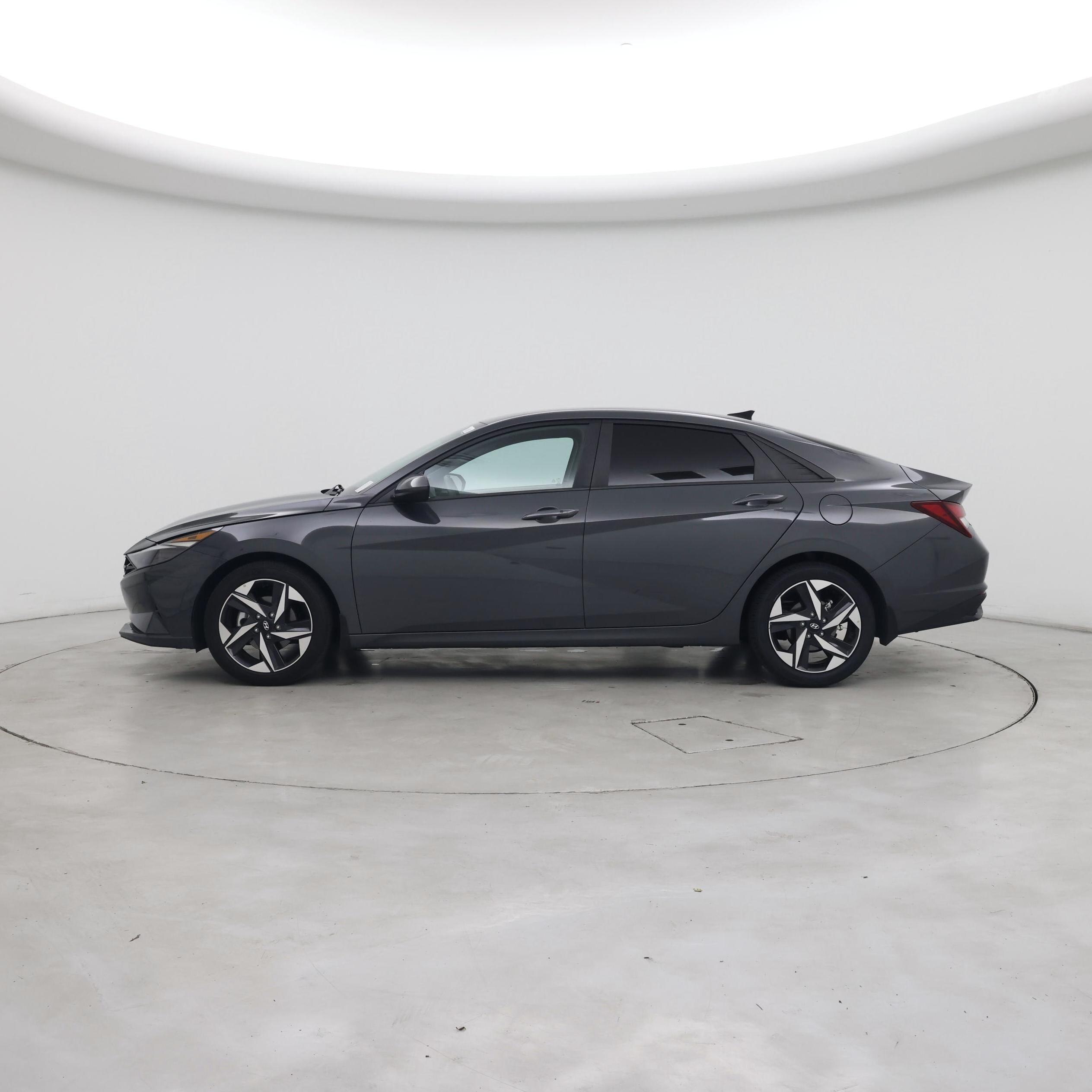 Thumbnail: 2023 Hyundai Elantra - 3