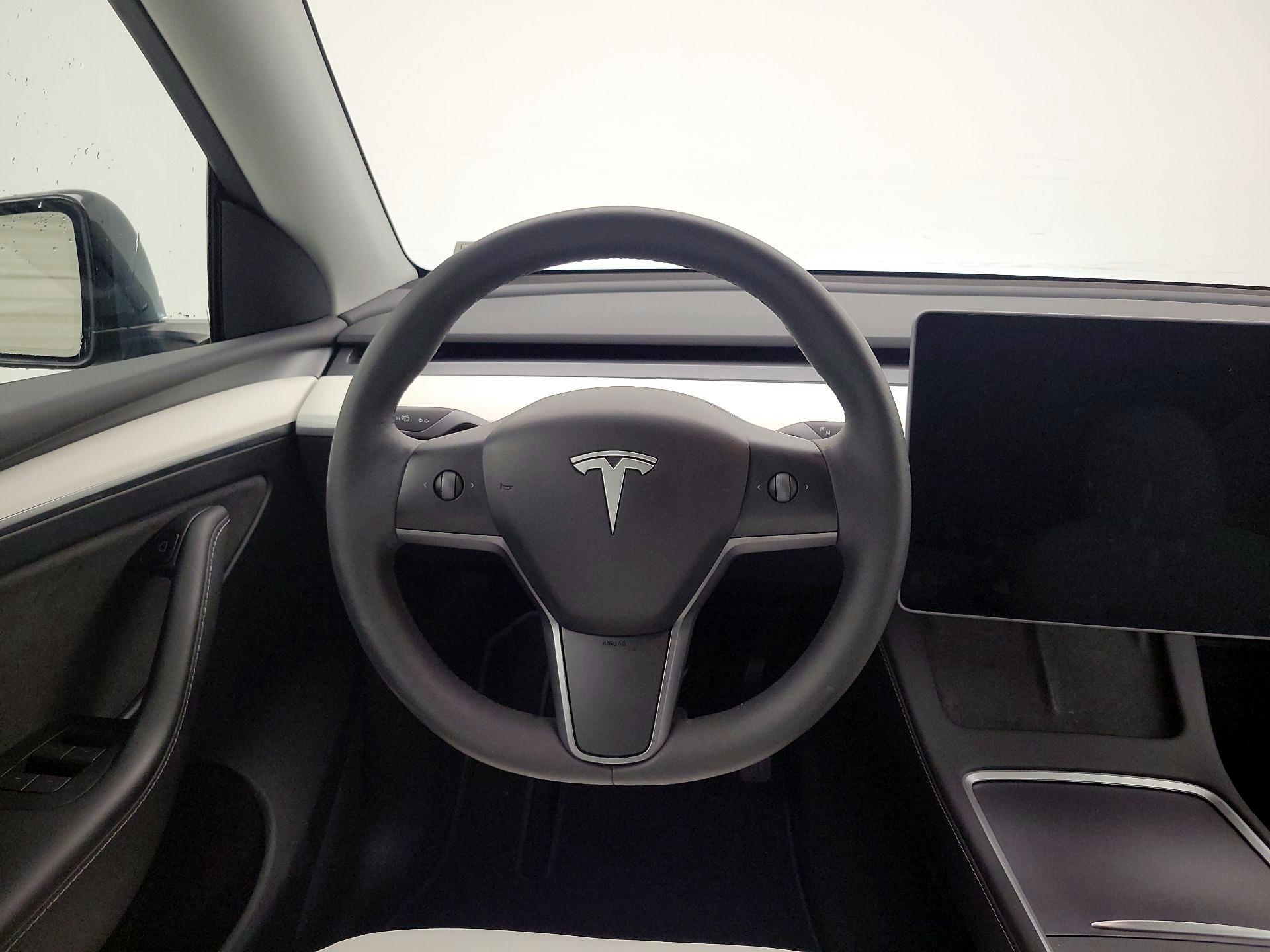 Thumbnail: 2023 Tesla Model Y - 10