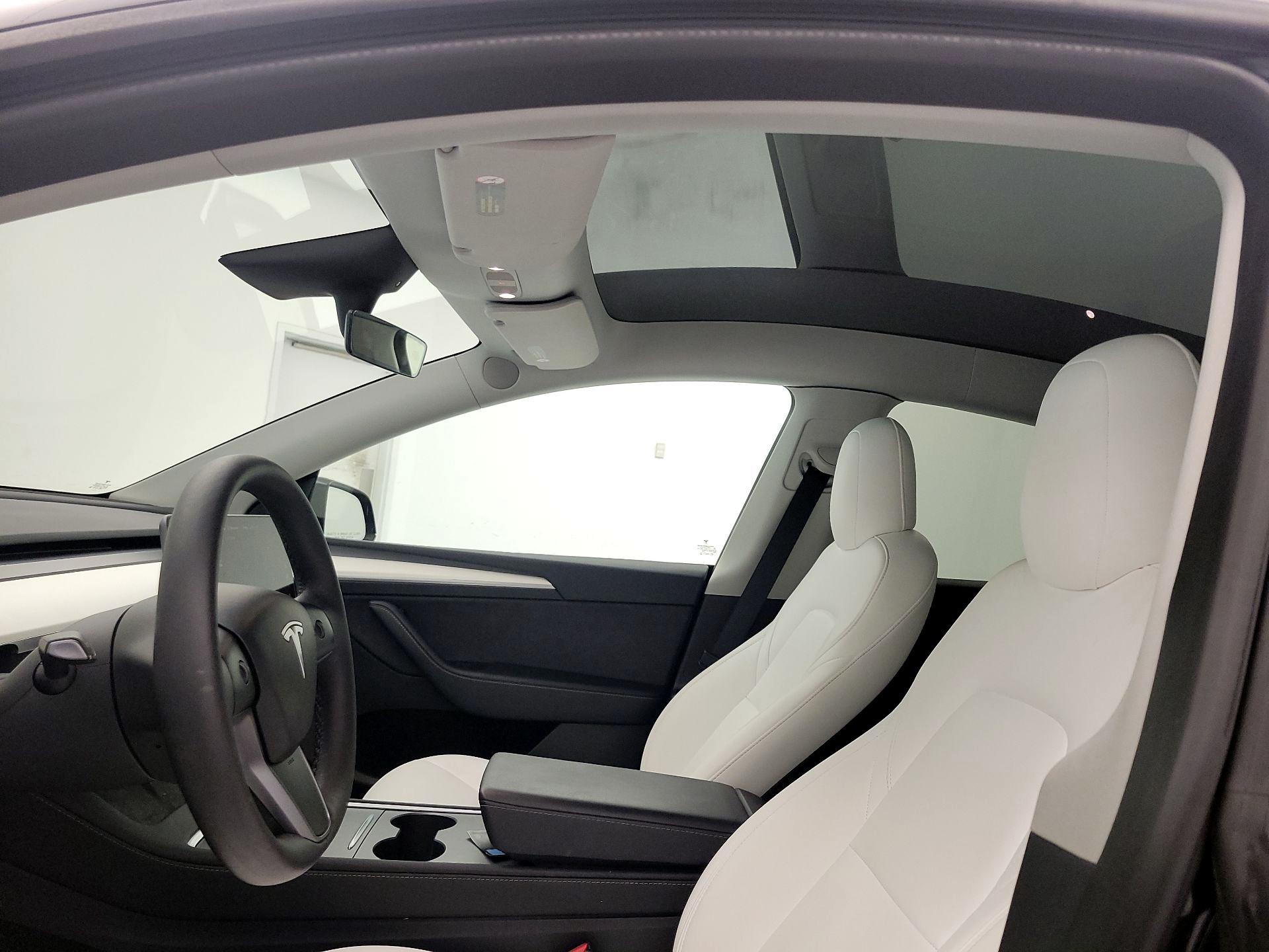 Thumbnail: 2023 Tesla Model Y - 19