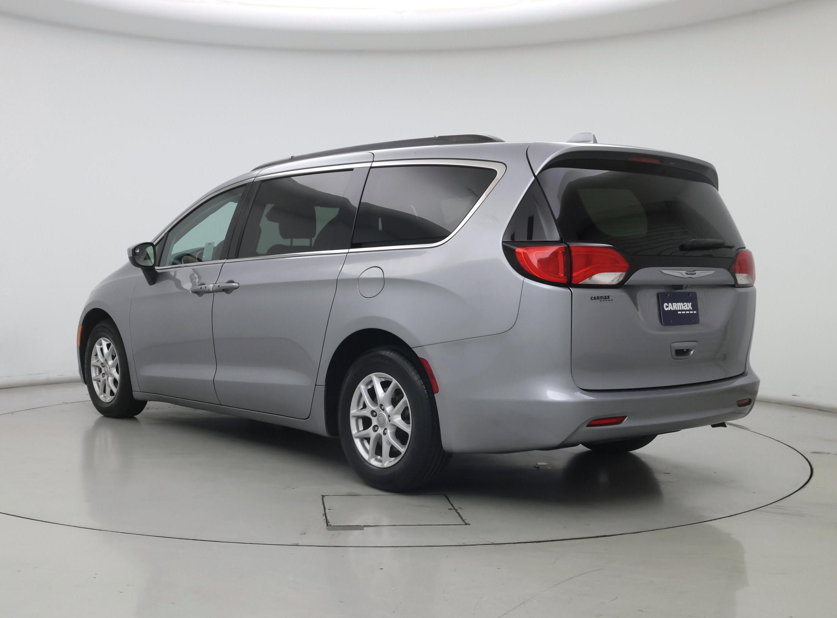 Thumbnail: 2020 Chrysler Voyager - 2