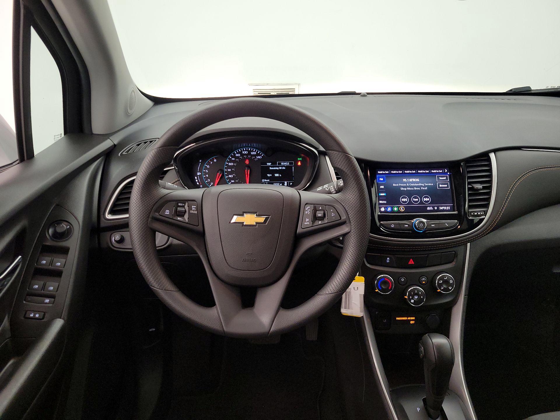 Thumbnail: 2022 Chevrolet Trax - 10