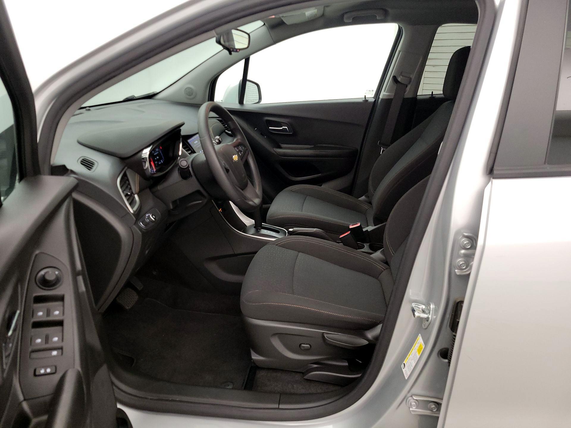 Thumbnail: 2022 Chevrolet Trax - 11