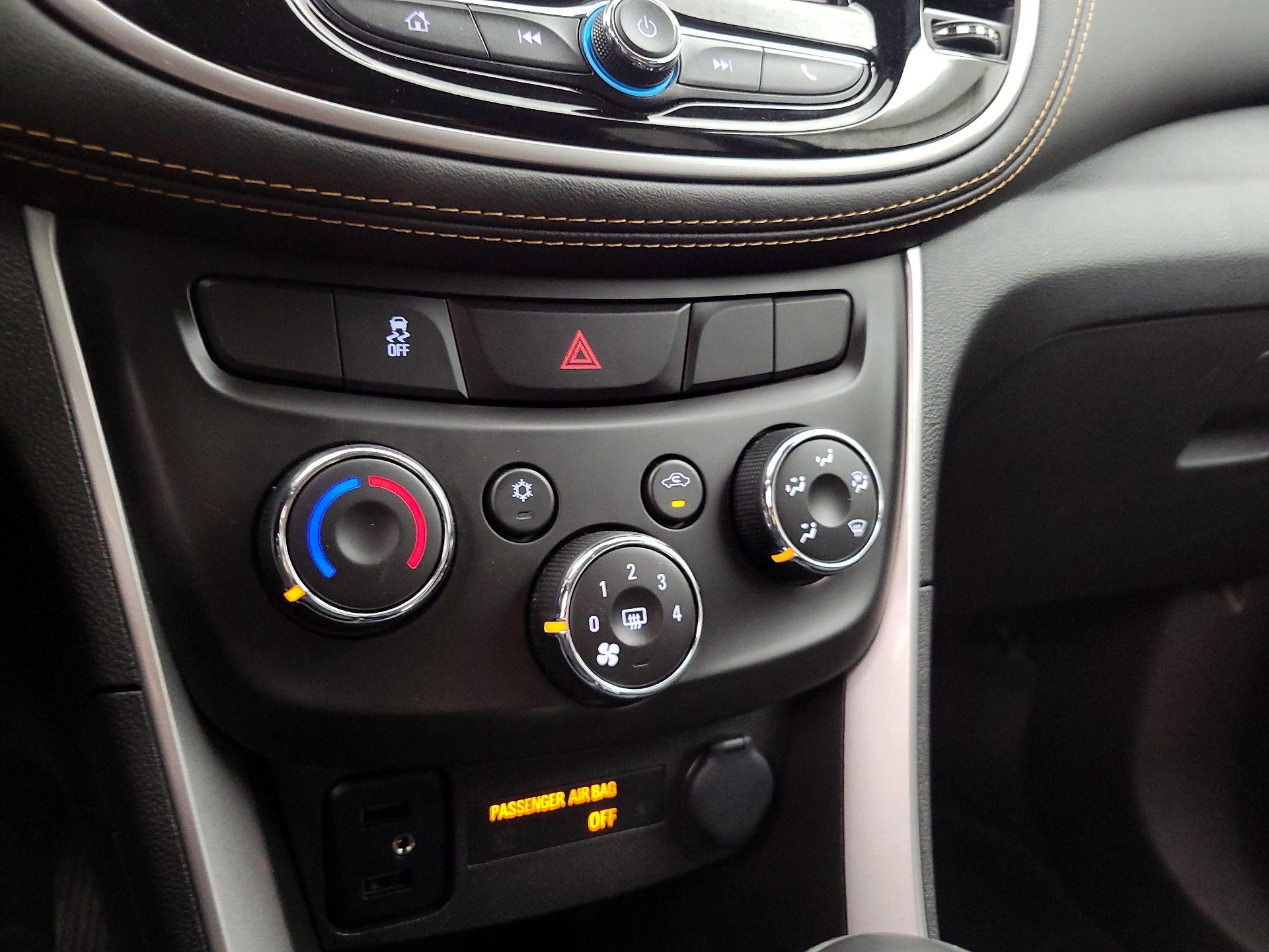 Thumbnail: 2022 Chevrolet Trax - 15