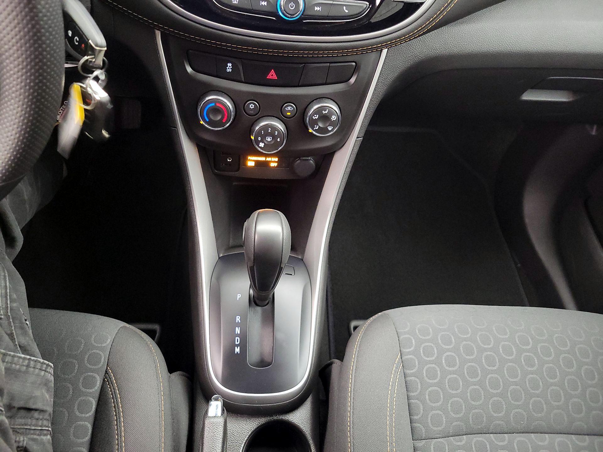 Thumbnail: 2022 Chevrolet Trax - 16