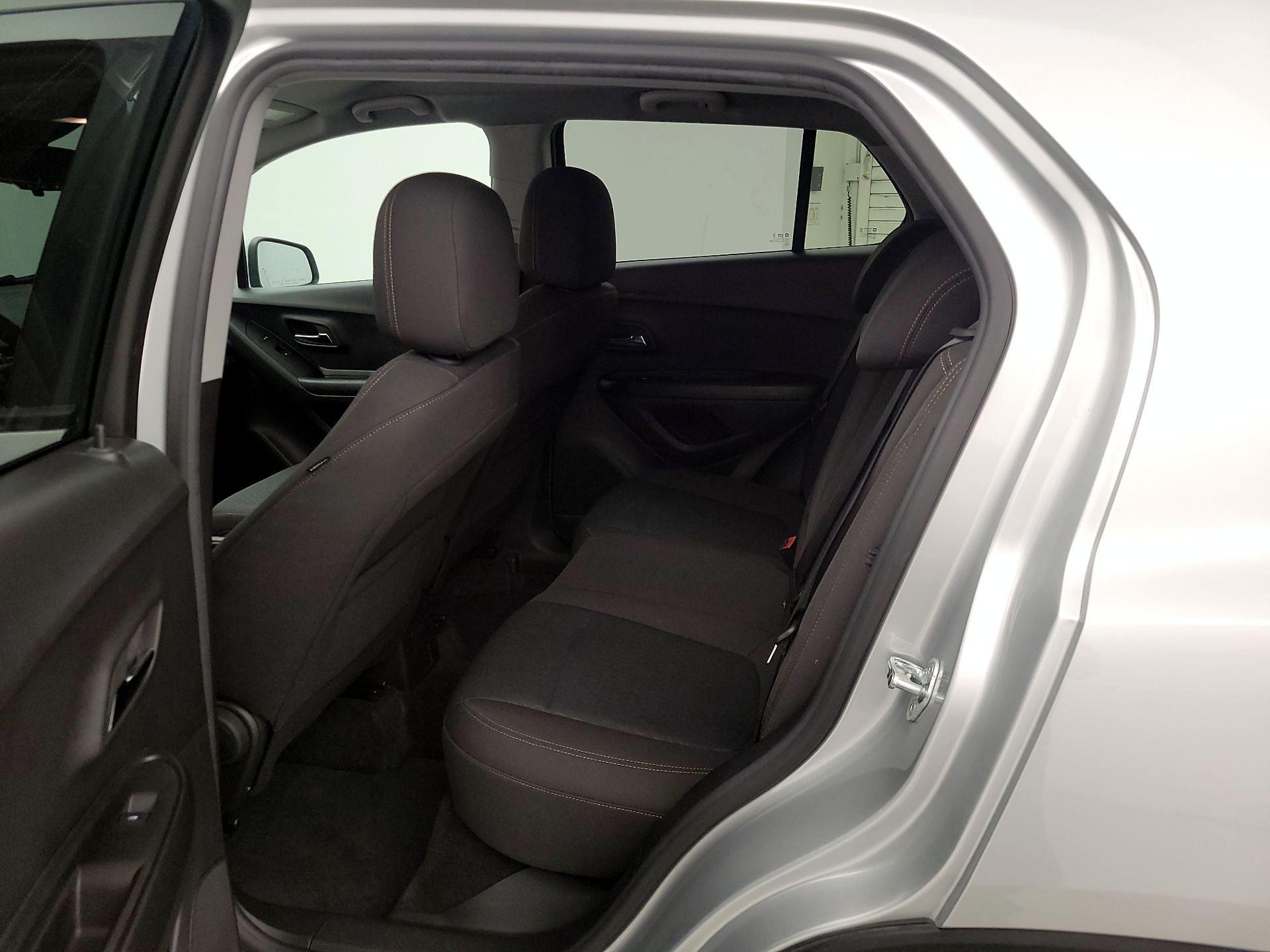 Thumbnail: 2022 Chevrolet Trax - 17
