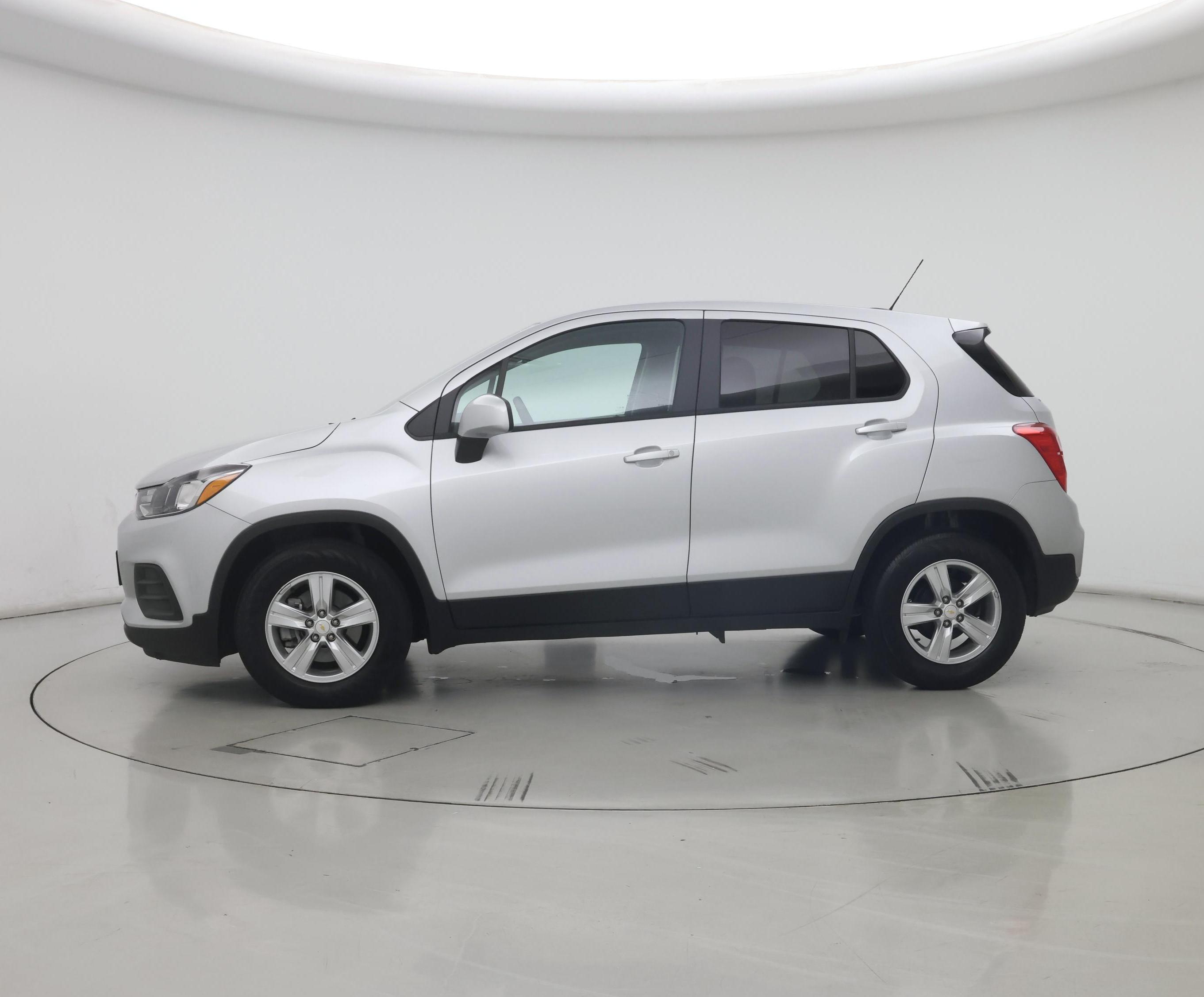 Thumbnail: 2022 Chevrolet Trax - 3
