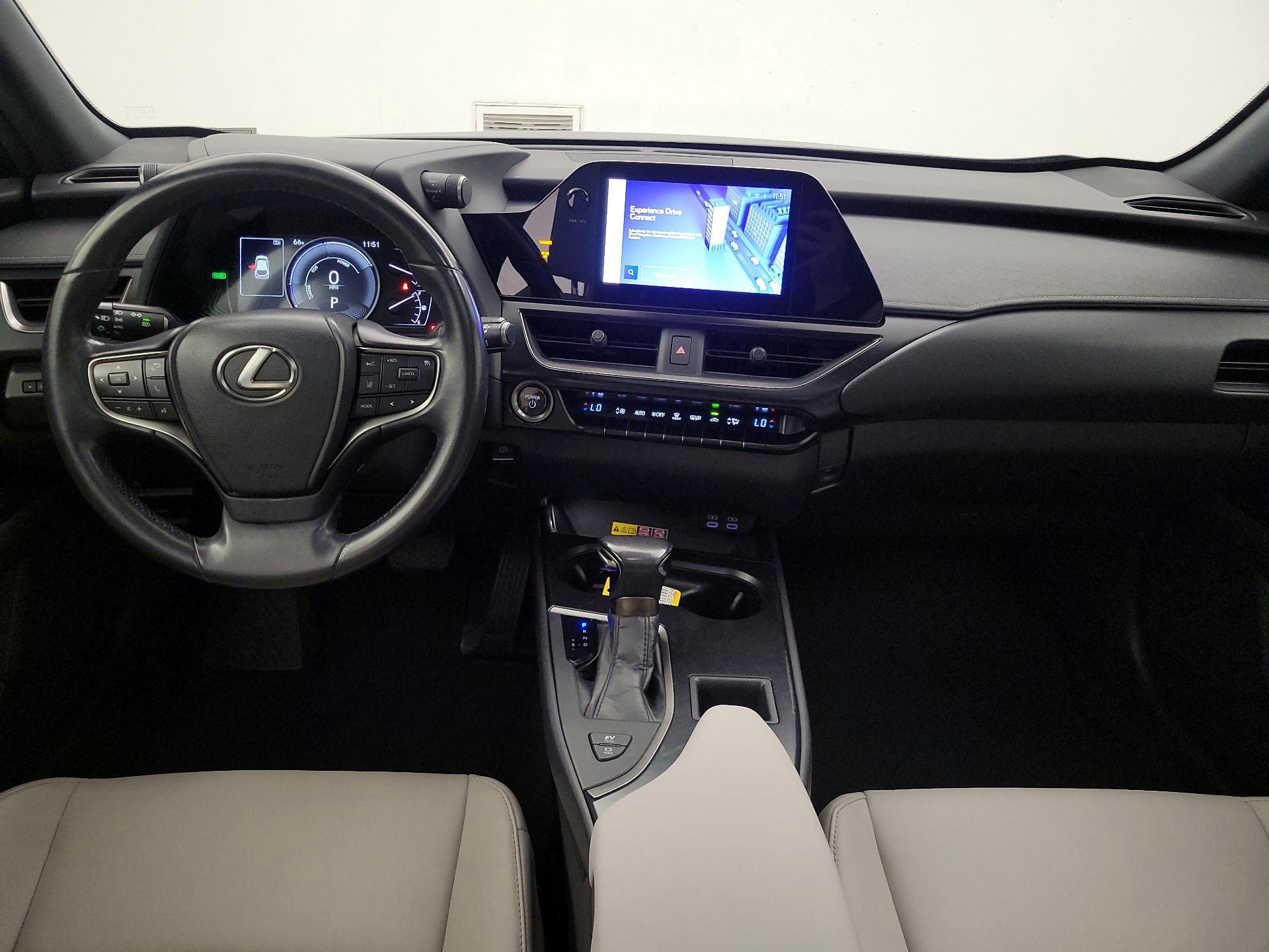 Thumbnail: 2023 Lexus UX - 9