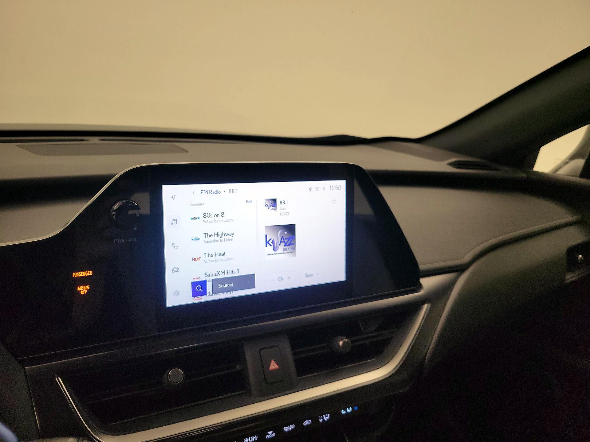 Thumbnail: 2023 Lexus UX - 15