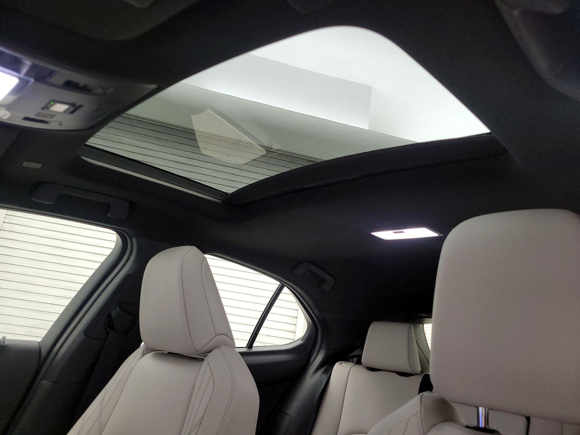 Thumbnail: 2023 Lexus UX - 19