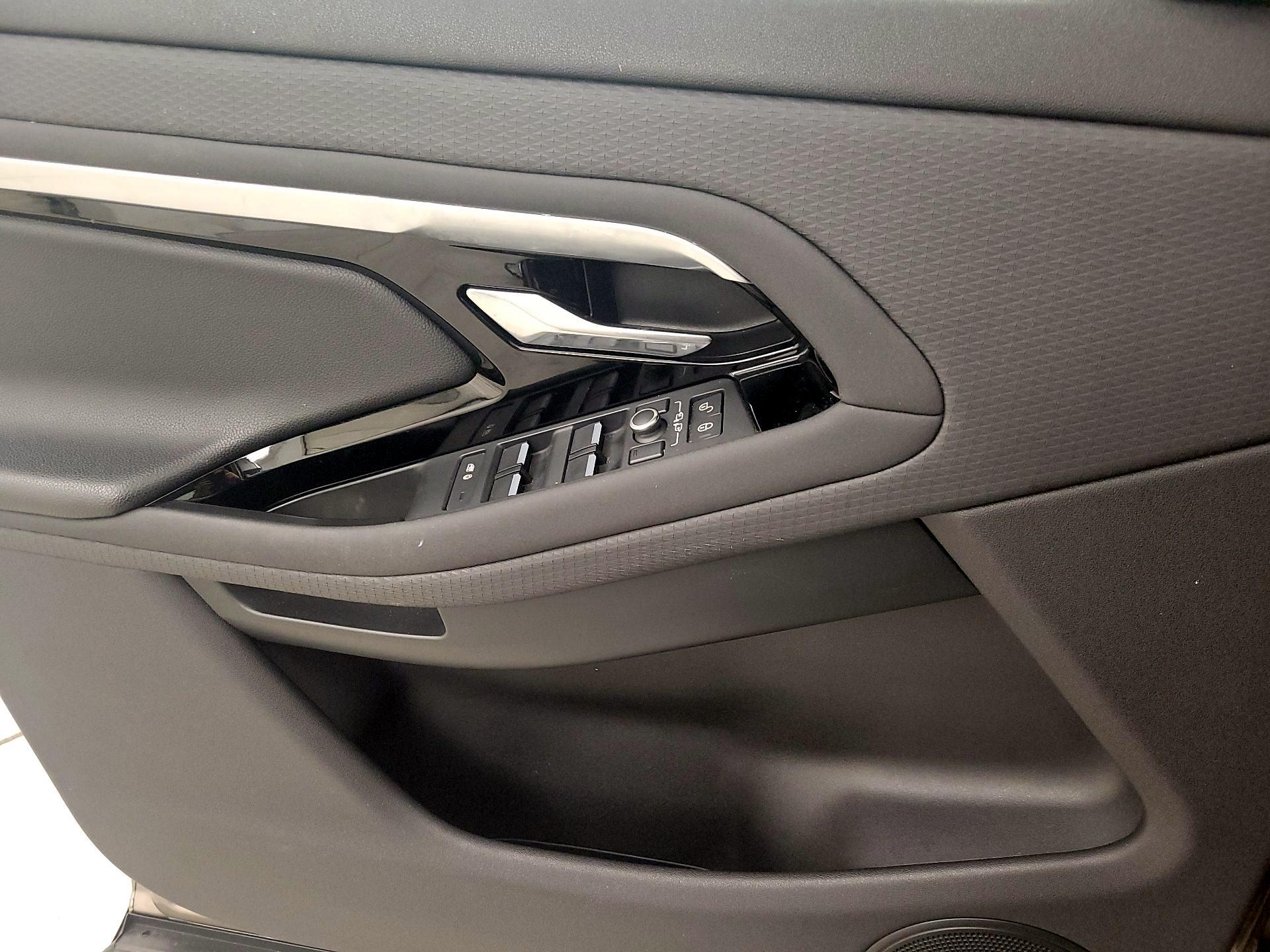 Thumbnail: 2020 Land Rover Range Rover Evoque - 12