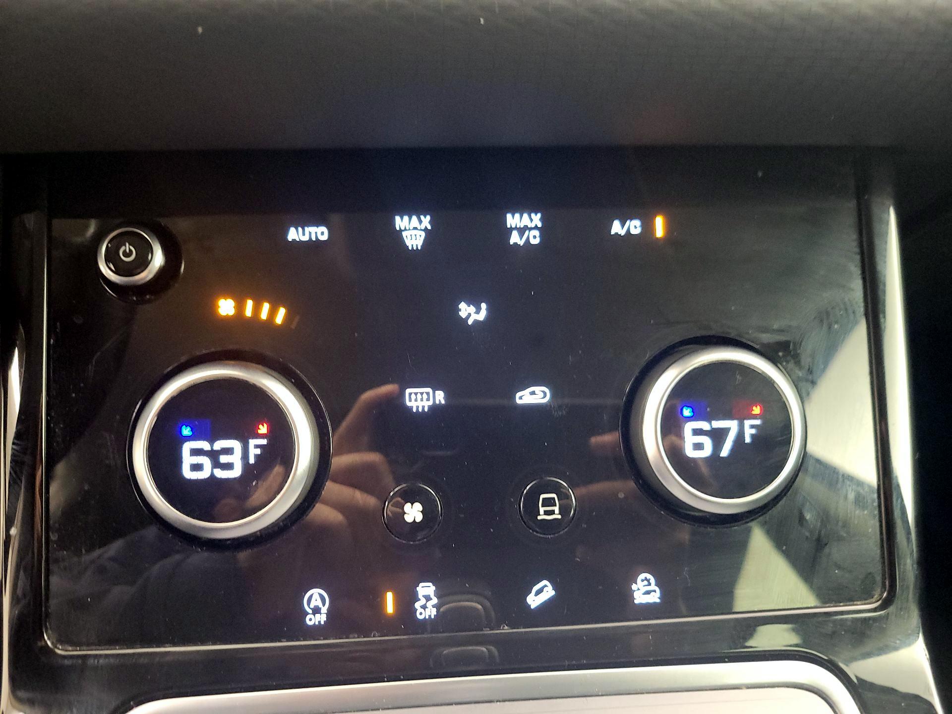 Thumbnail: 2020 Land Rover Range Rover Evoque - 17