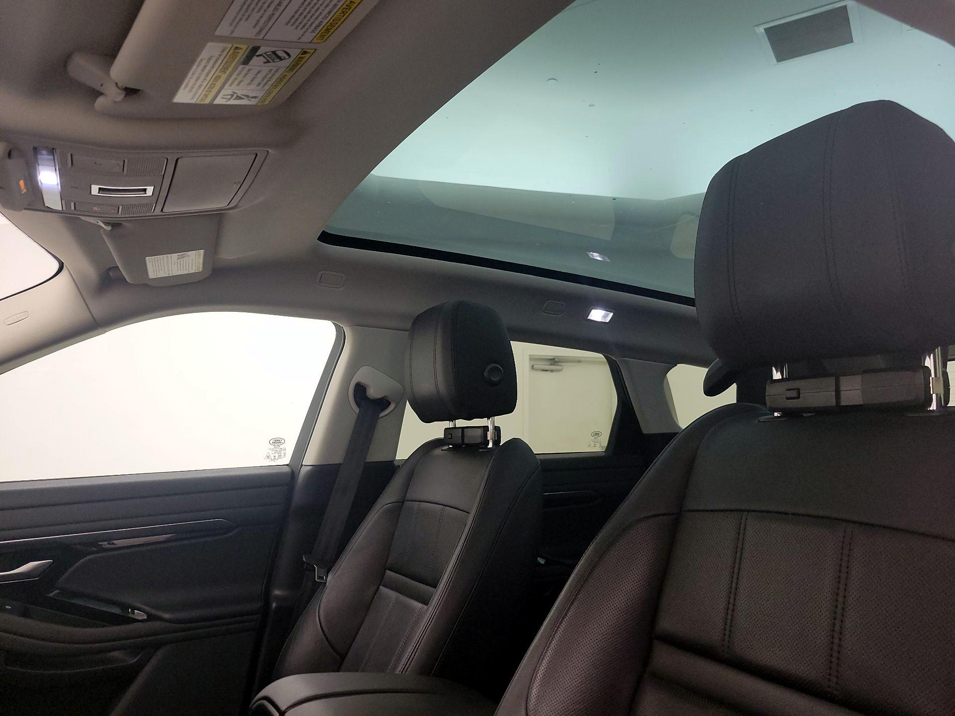 Thumbnail: 2020 Land Rover Range Rover Evoque - 19