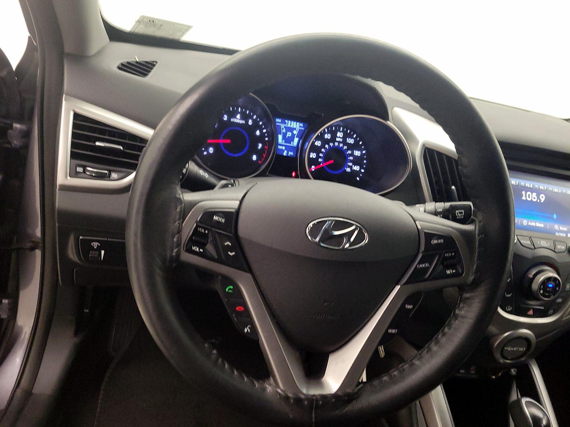 Thumbnail: 2016 Hyundai Veloster - 10