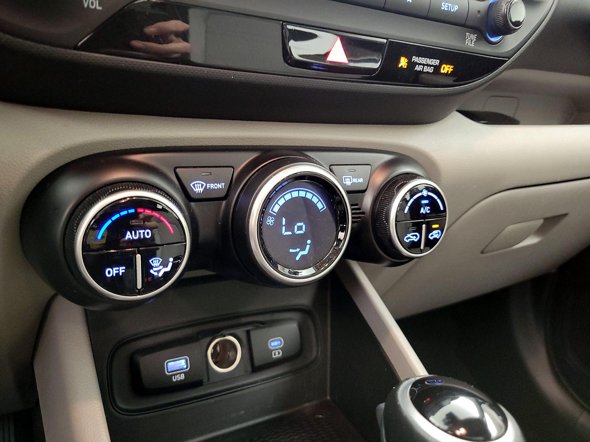 Thumbnail: 2024 Hyundai Venue - 16