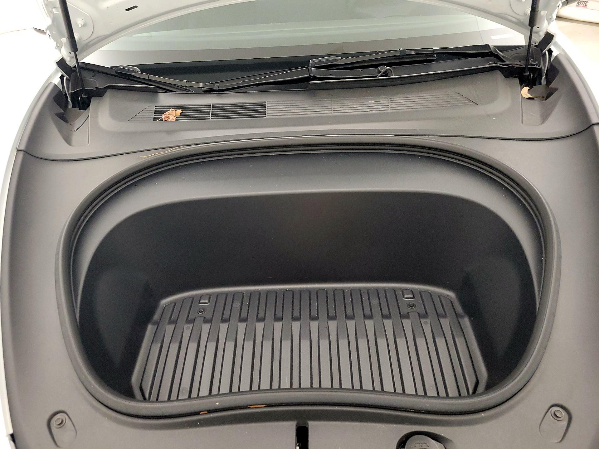 Thumbnail: 2025 Tesla Model 3 - 20