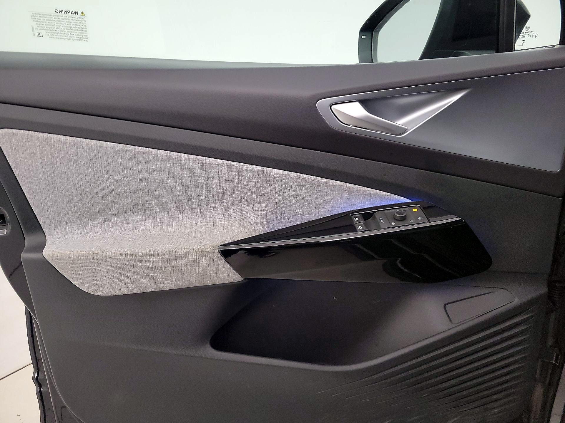 Thumbnail: 2023 Volkswagen ID.4 - 12