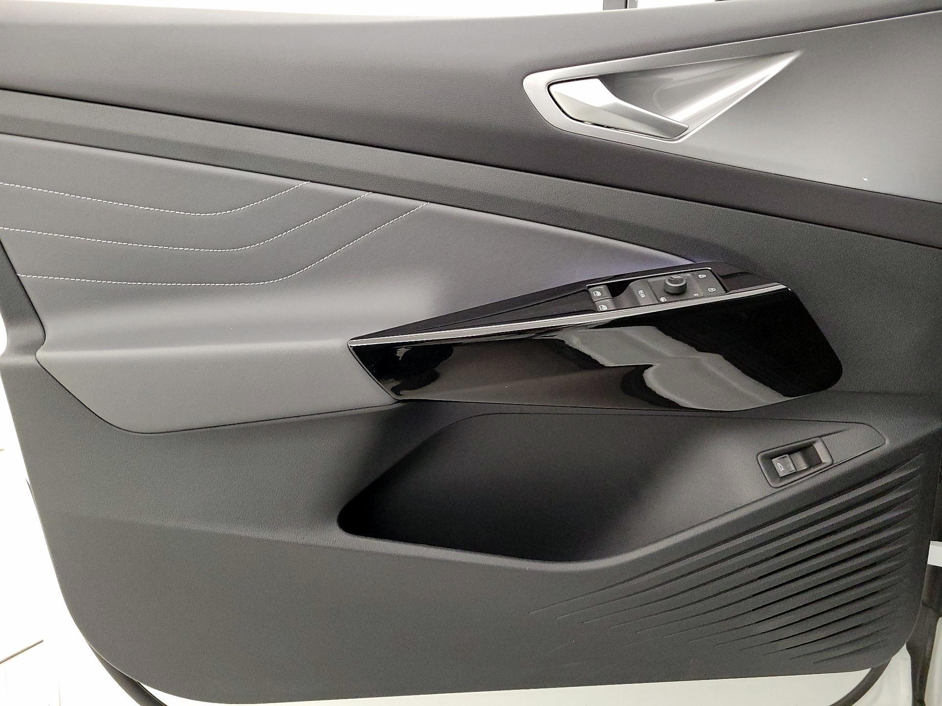 Thumbnail: 2023 Volkswagen ID.4 - 12