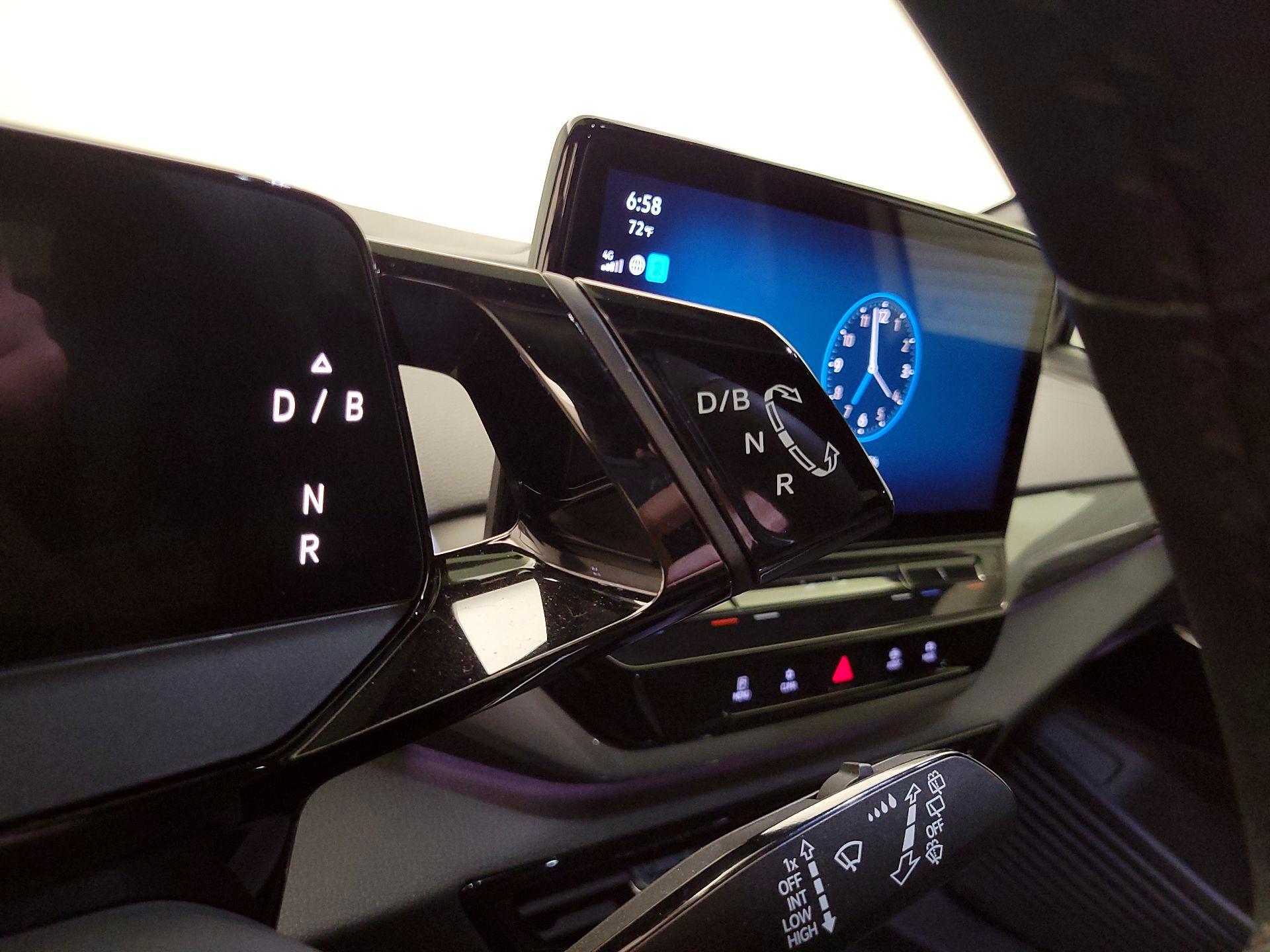 Thumbnail: 2023 Volkswagen ID.4 - 17