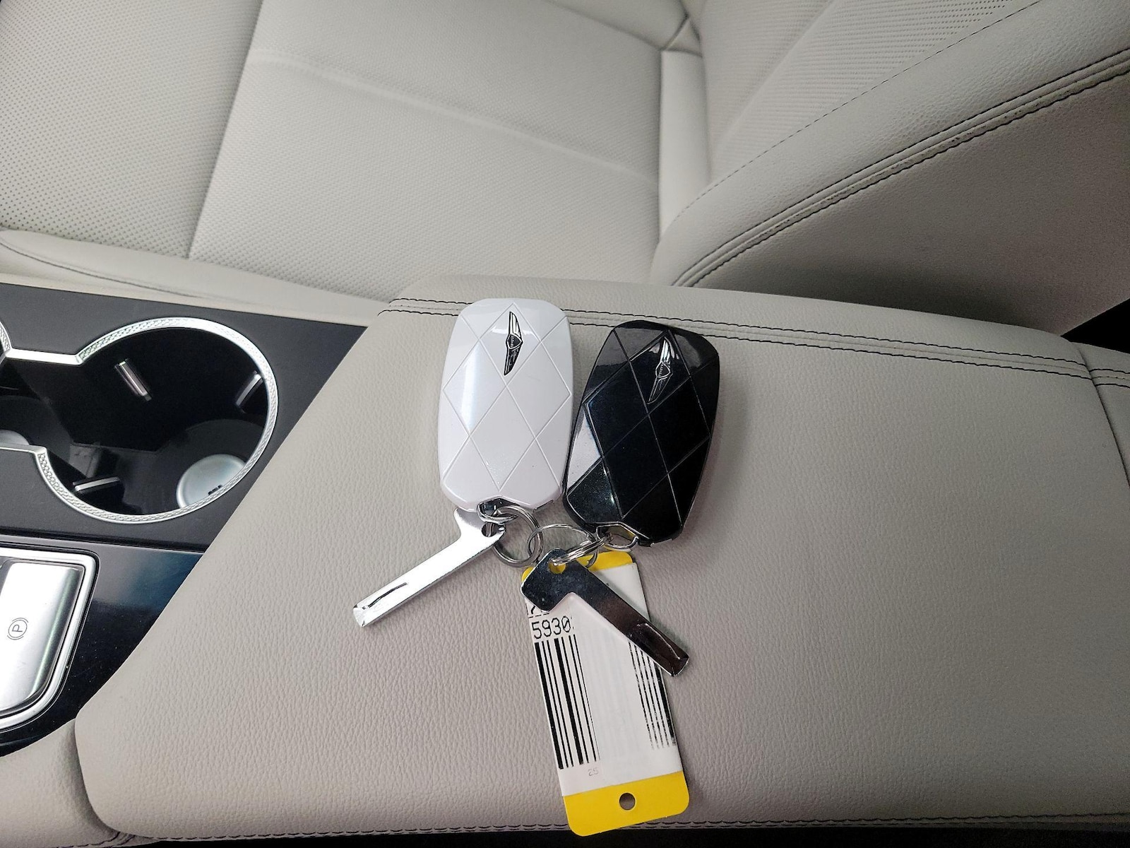 2025 GENESIS G70 Standard - Photo 24