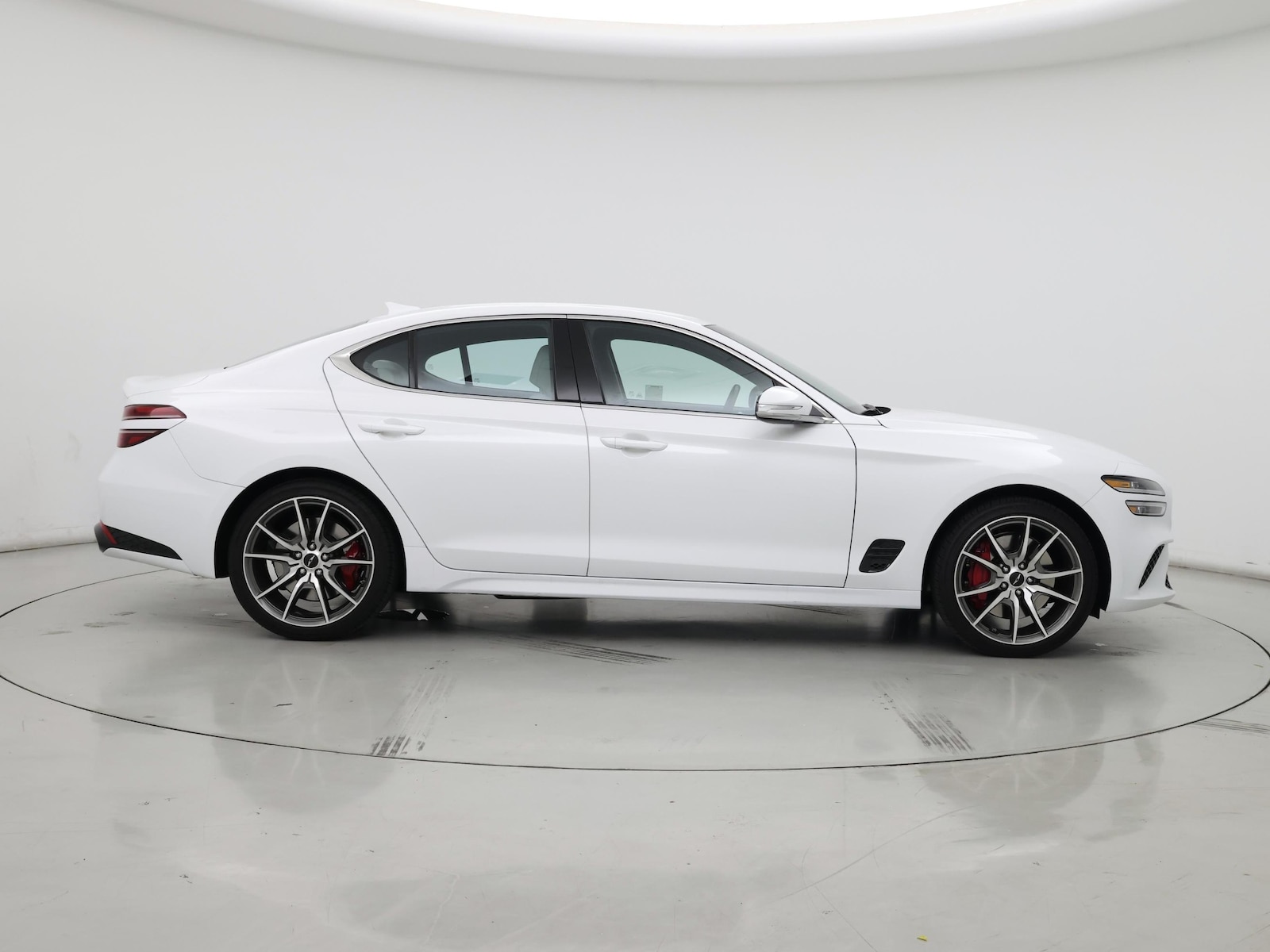 2025 GENESIS G70 Standard - Photo 8
