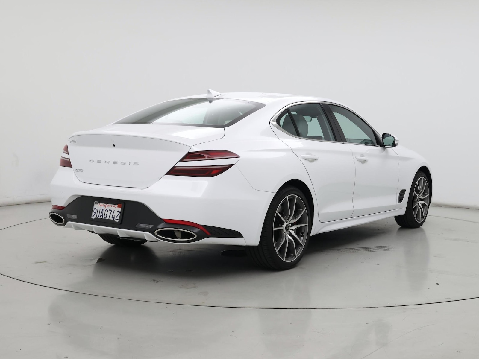 2025 GENESIS G70 Standard - Photo 9