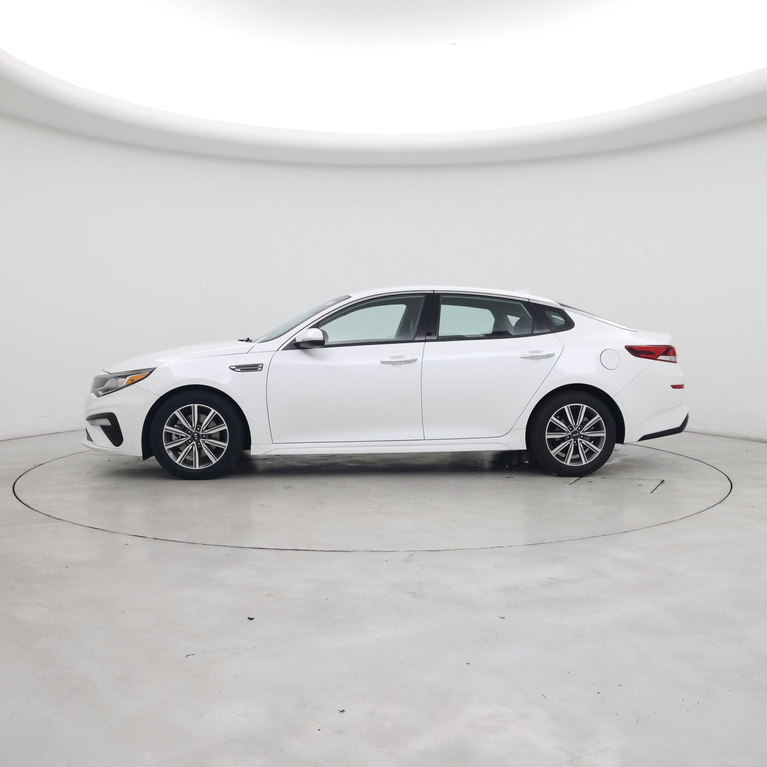 Thumbnail: 2019 Kia Optima - 3