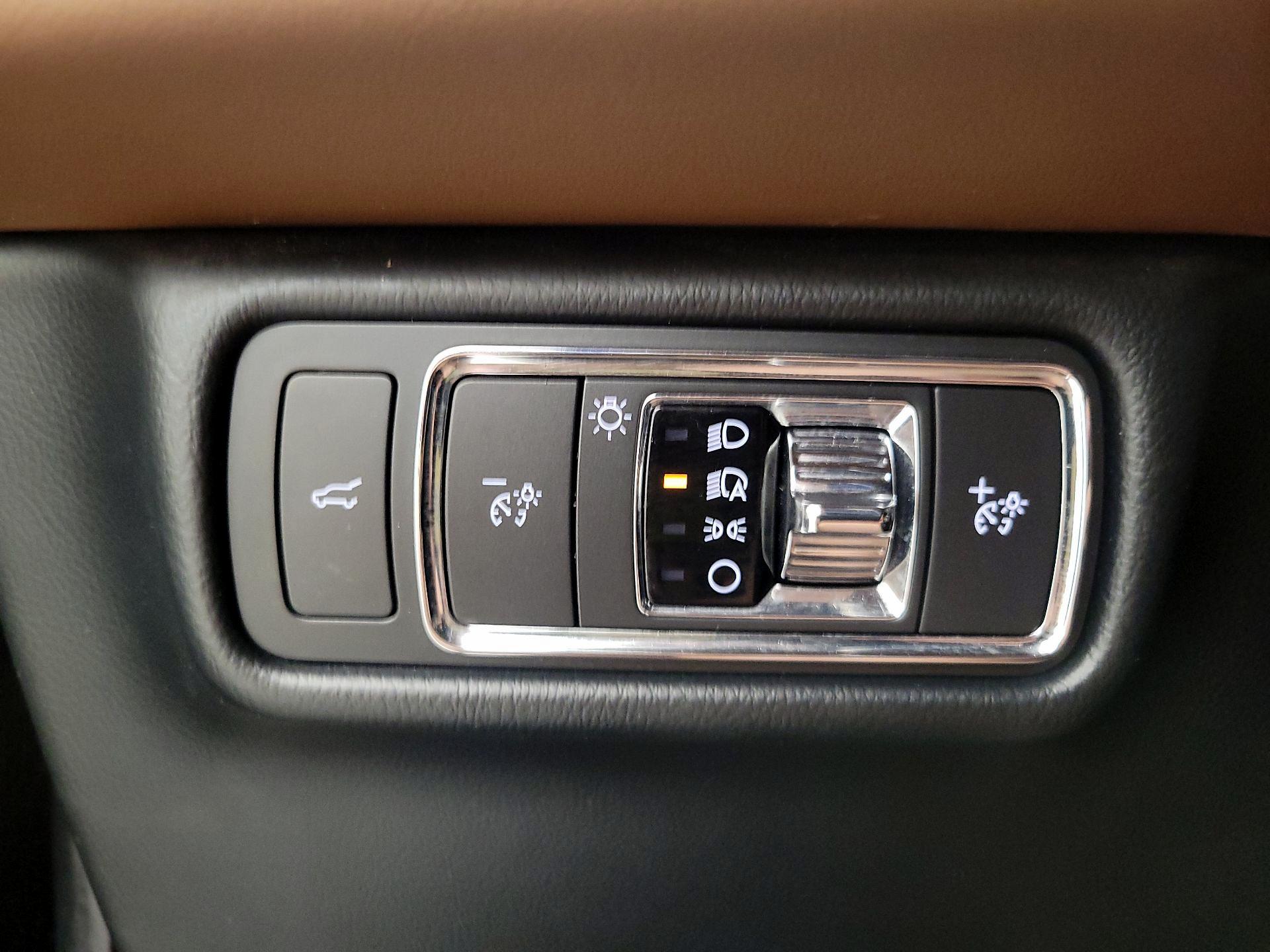 Thumbnail: 2022 Lincoln Aviator - 13