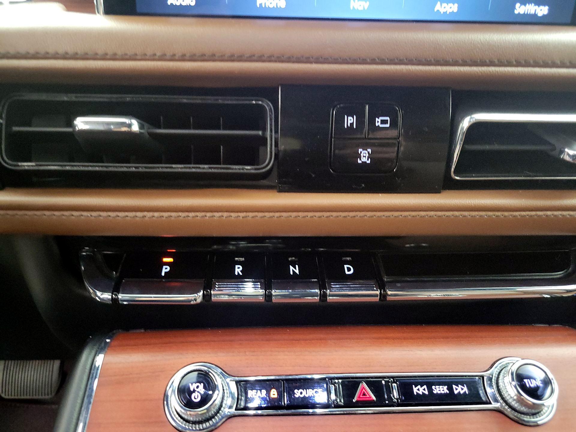 Thumbnail: 2022 Lincoln Aviator - 18