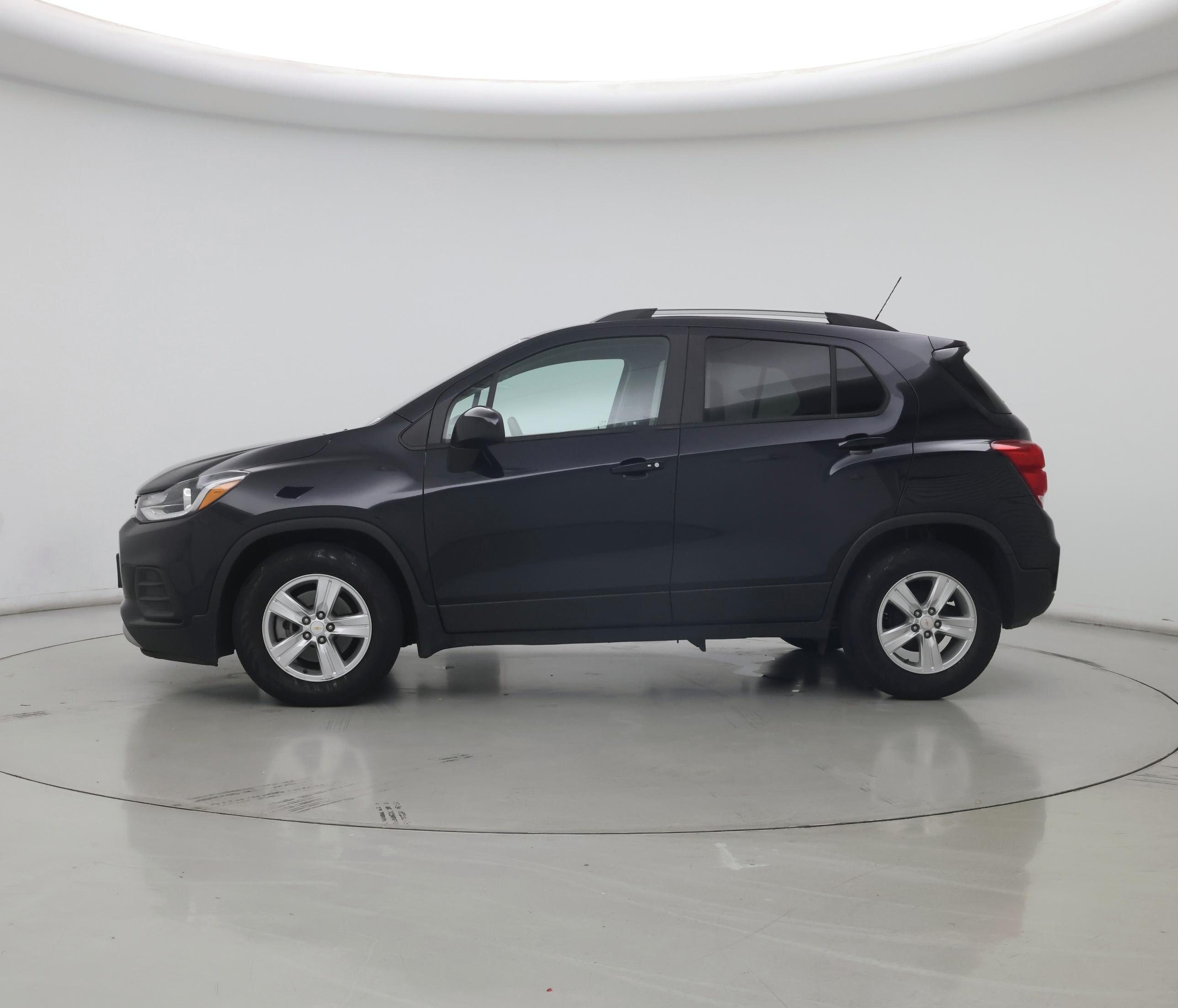 Thumbnail: 2022 Chevrolet Trax - 3