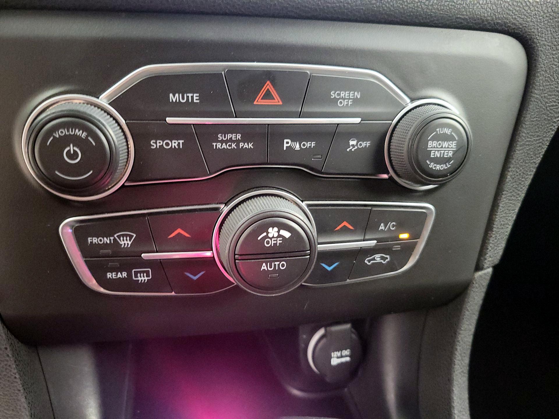 Thumbnail: 2021 Dodge Charger - 17