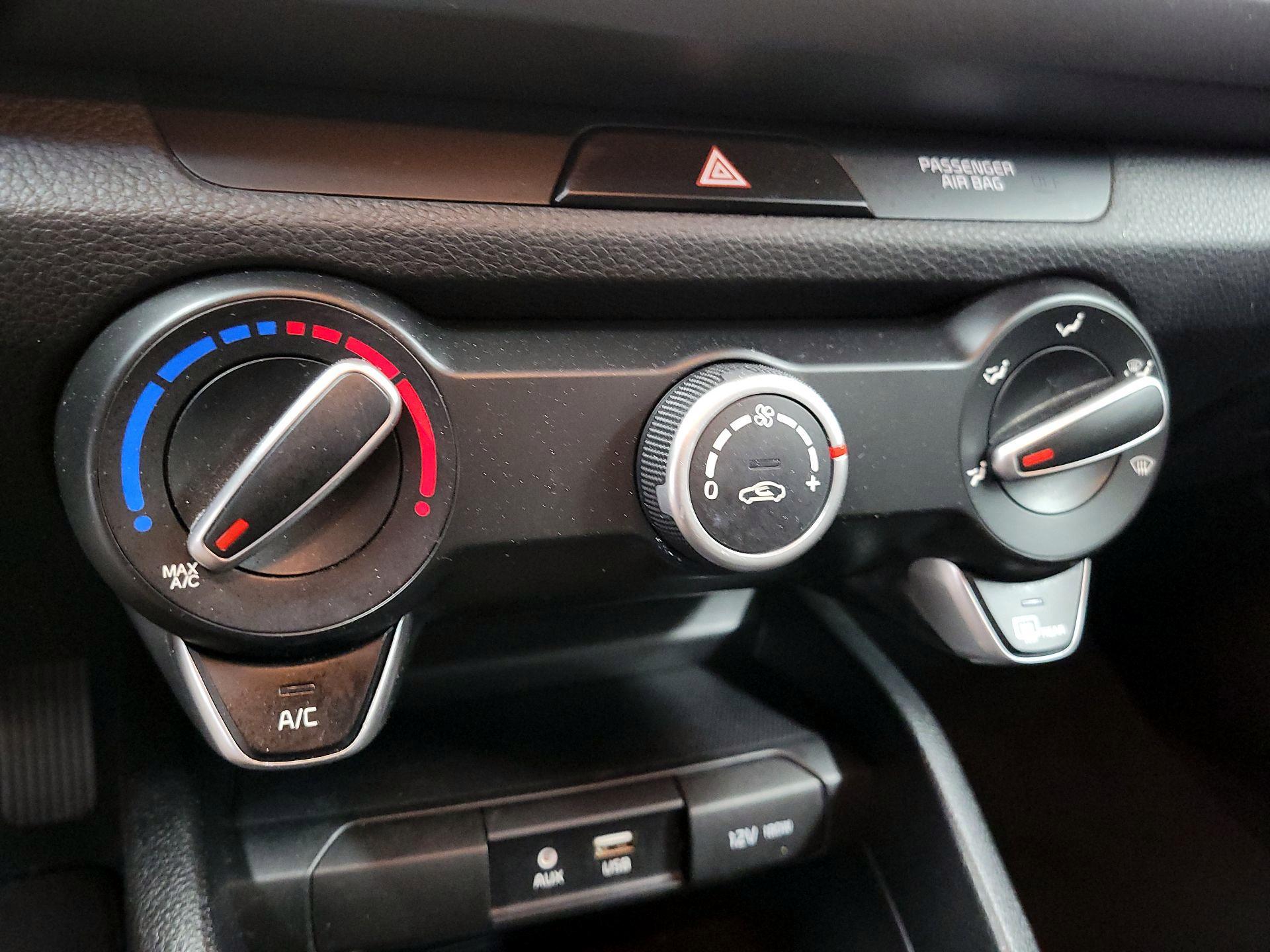 Thumbnail: 2019 Kia Rio5 - 16